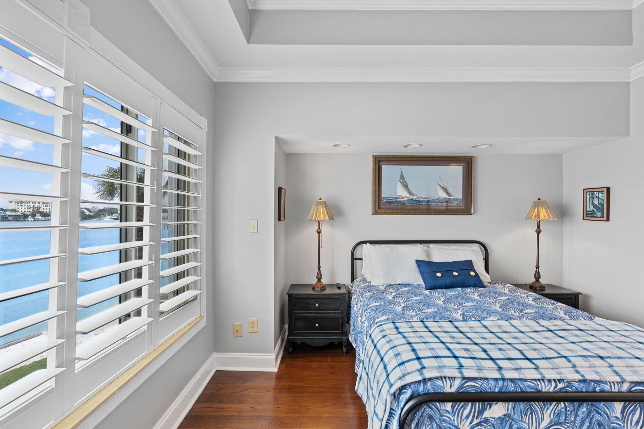 SUN KING TOWERS PH 1 - Residential