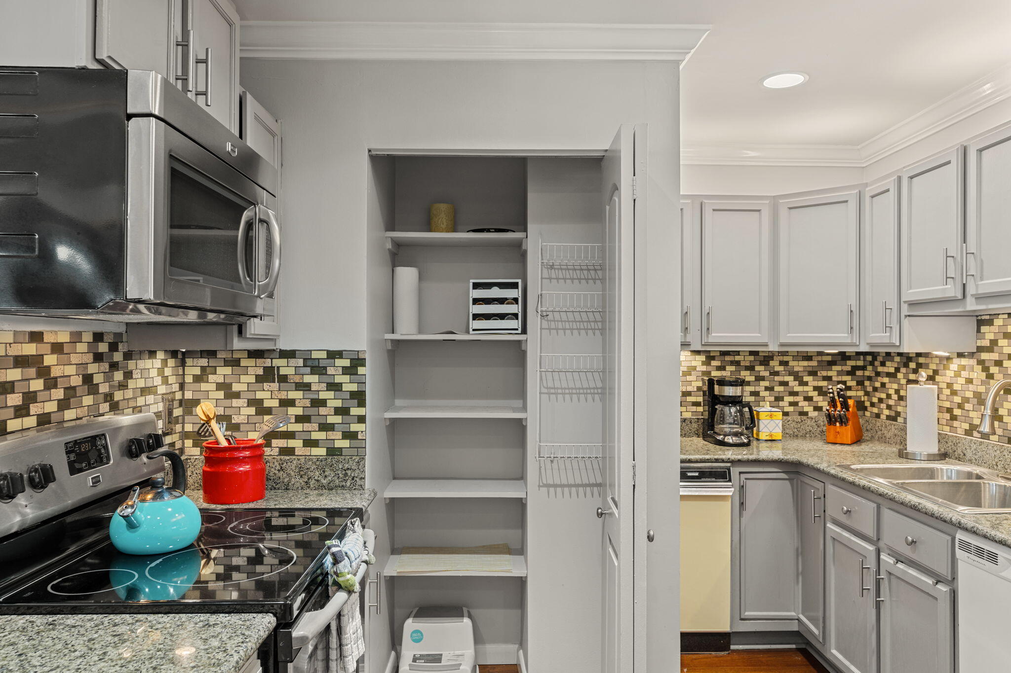 SUN KING TOWERS PH 1 - Residential