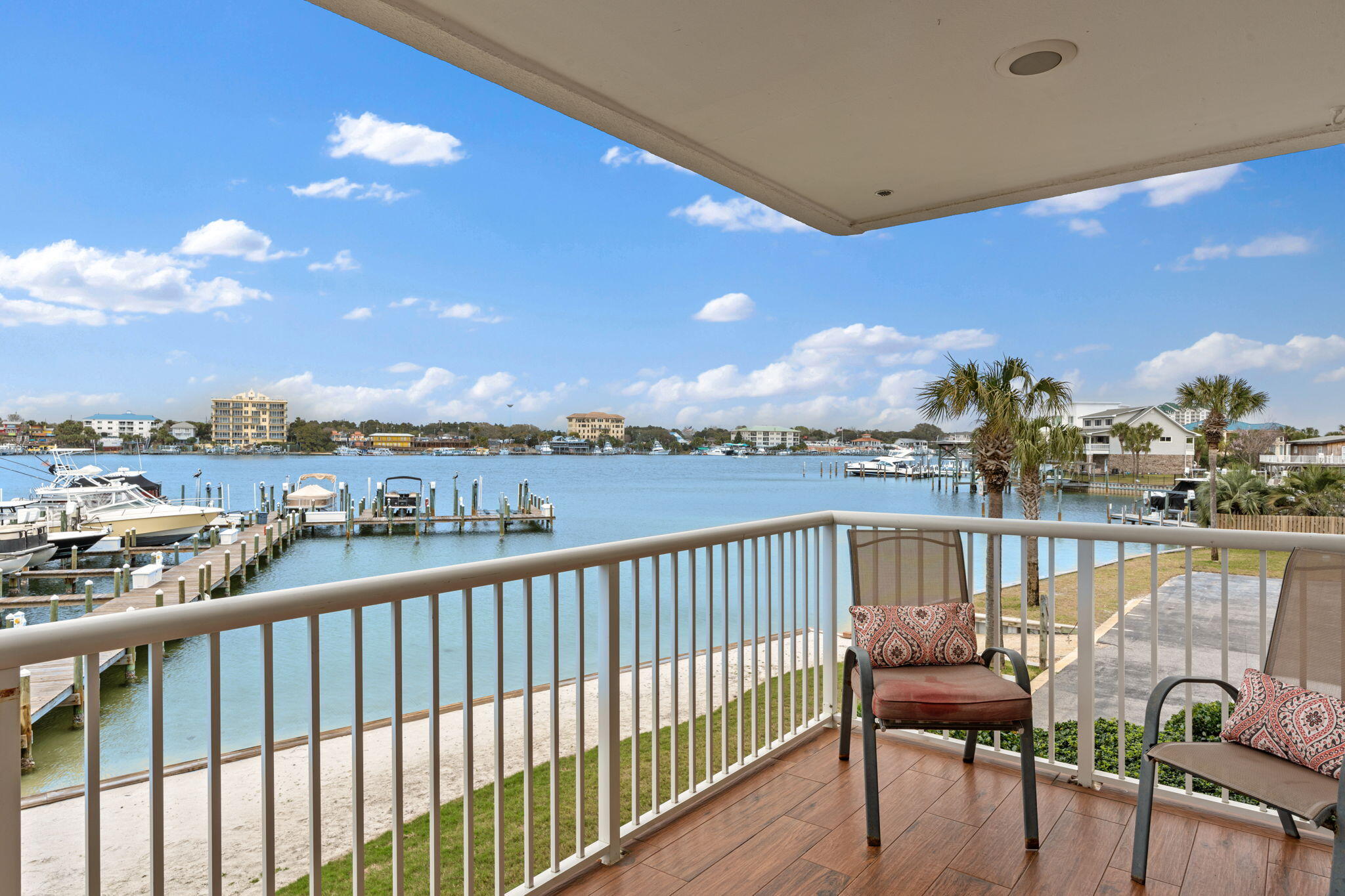 SUN KING TOWERS PH 1 - Residential