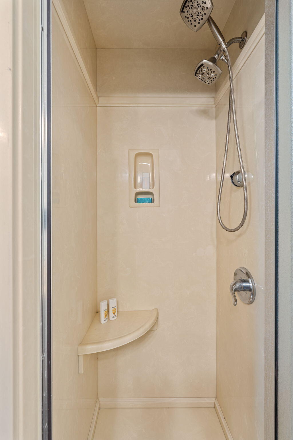 SUN KING TOWERS PH 1 - Residential