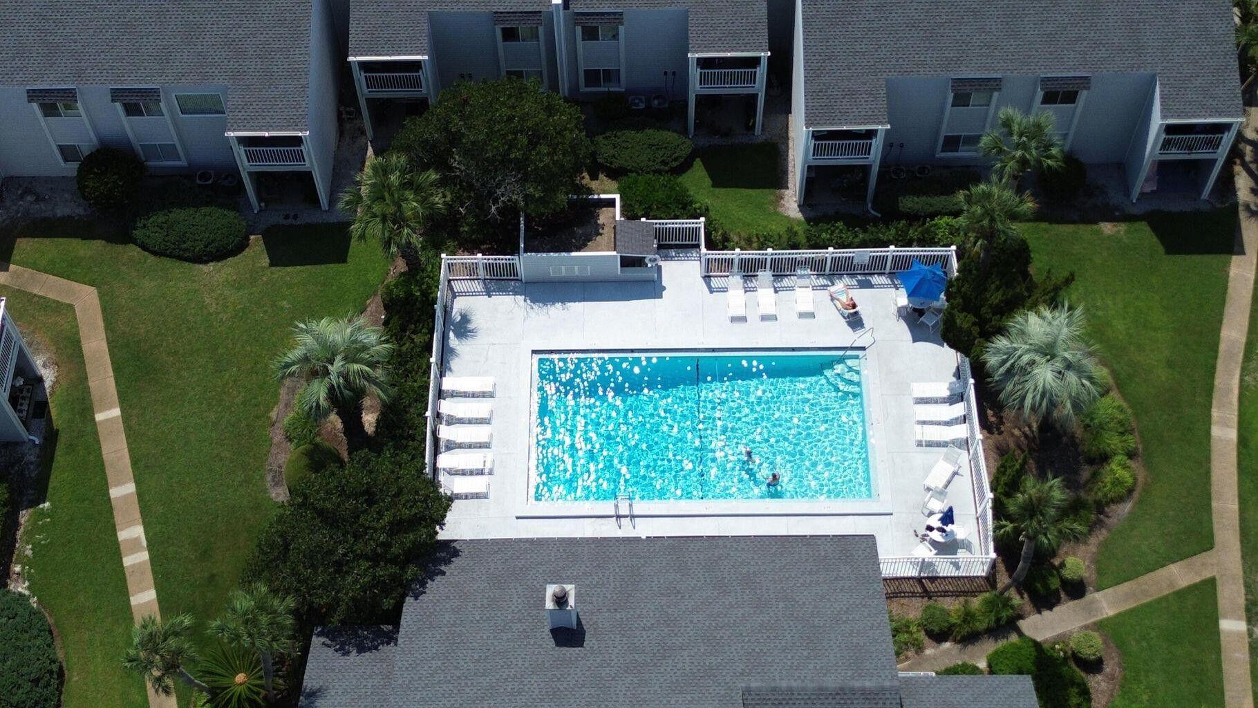 FINISTERRA CONDO - Residential