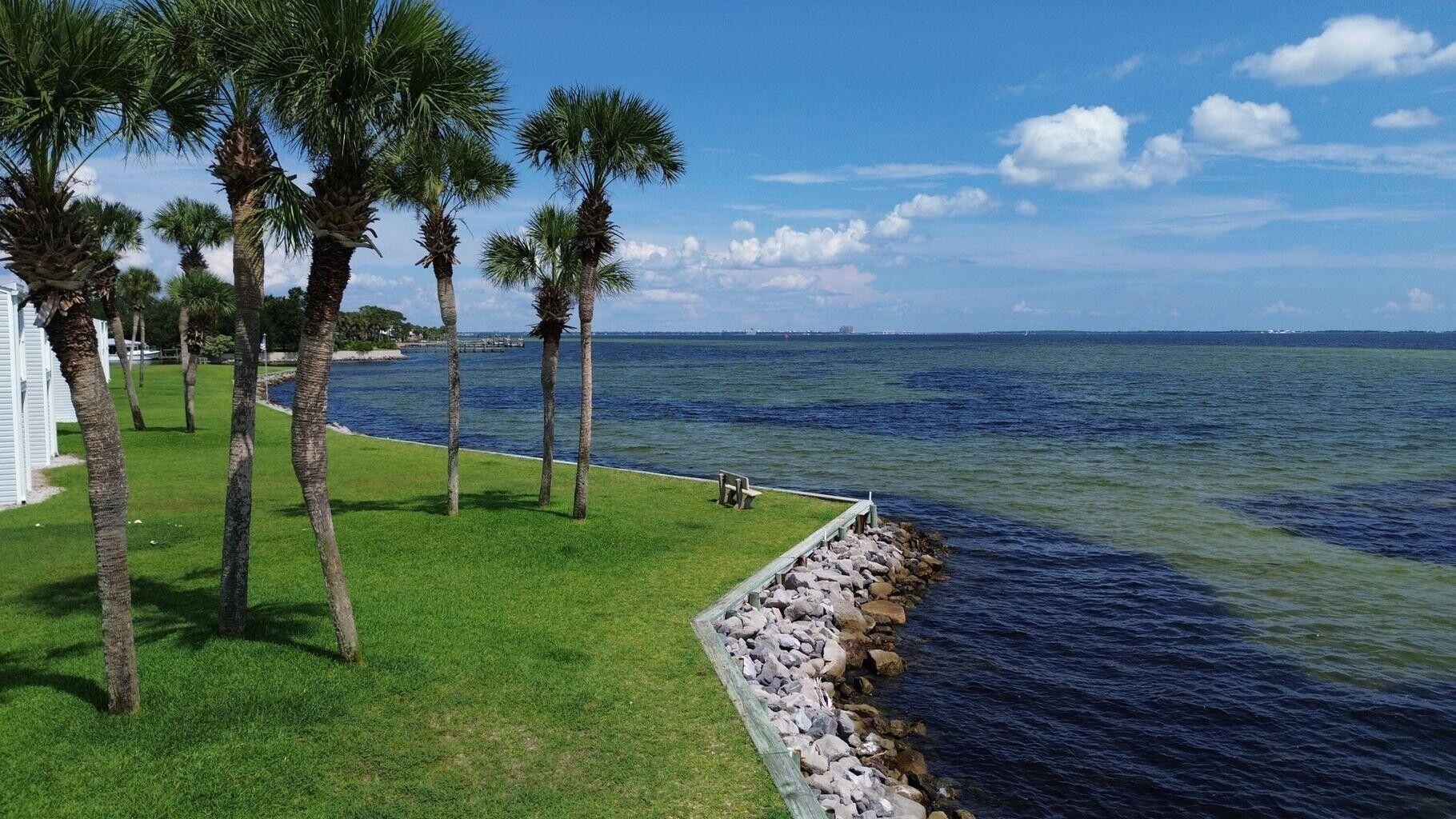 FINISTERRA CONDO - Residential