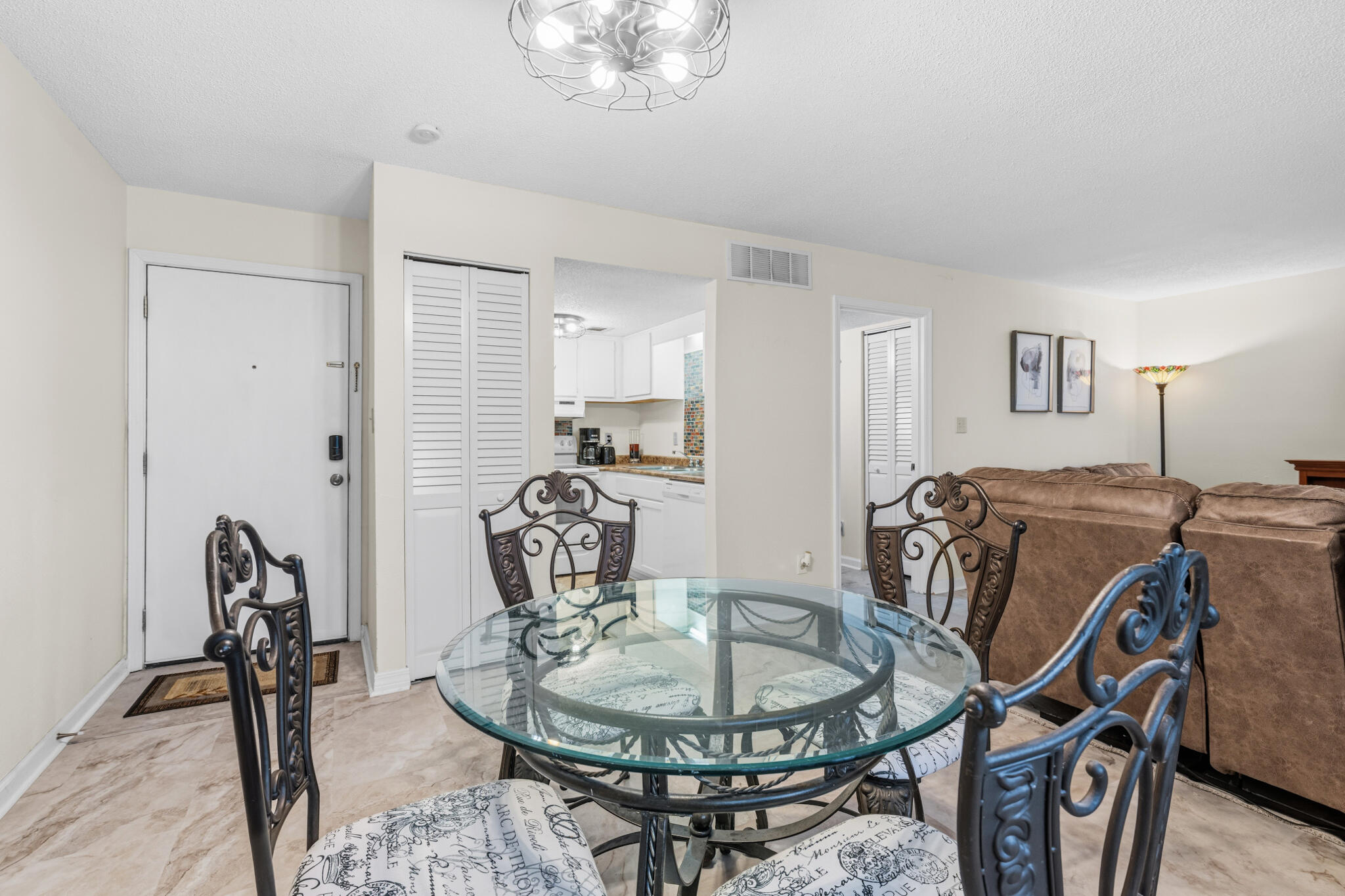 FINISTERRA CONDO - Residential