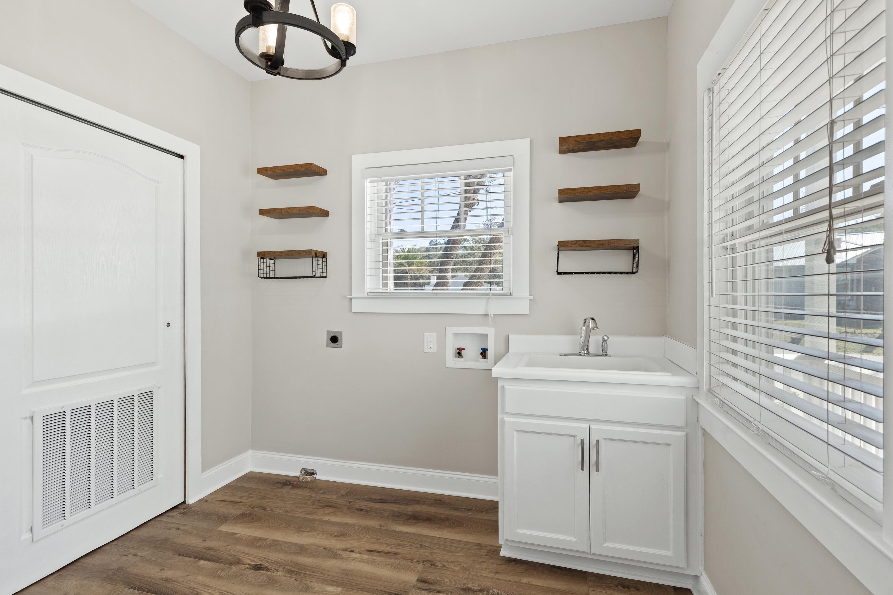 TURQUOISE BEACH 2ND ADDN - Residential