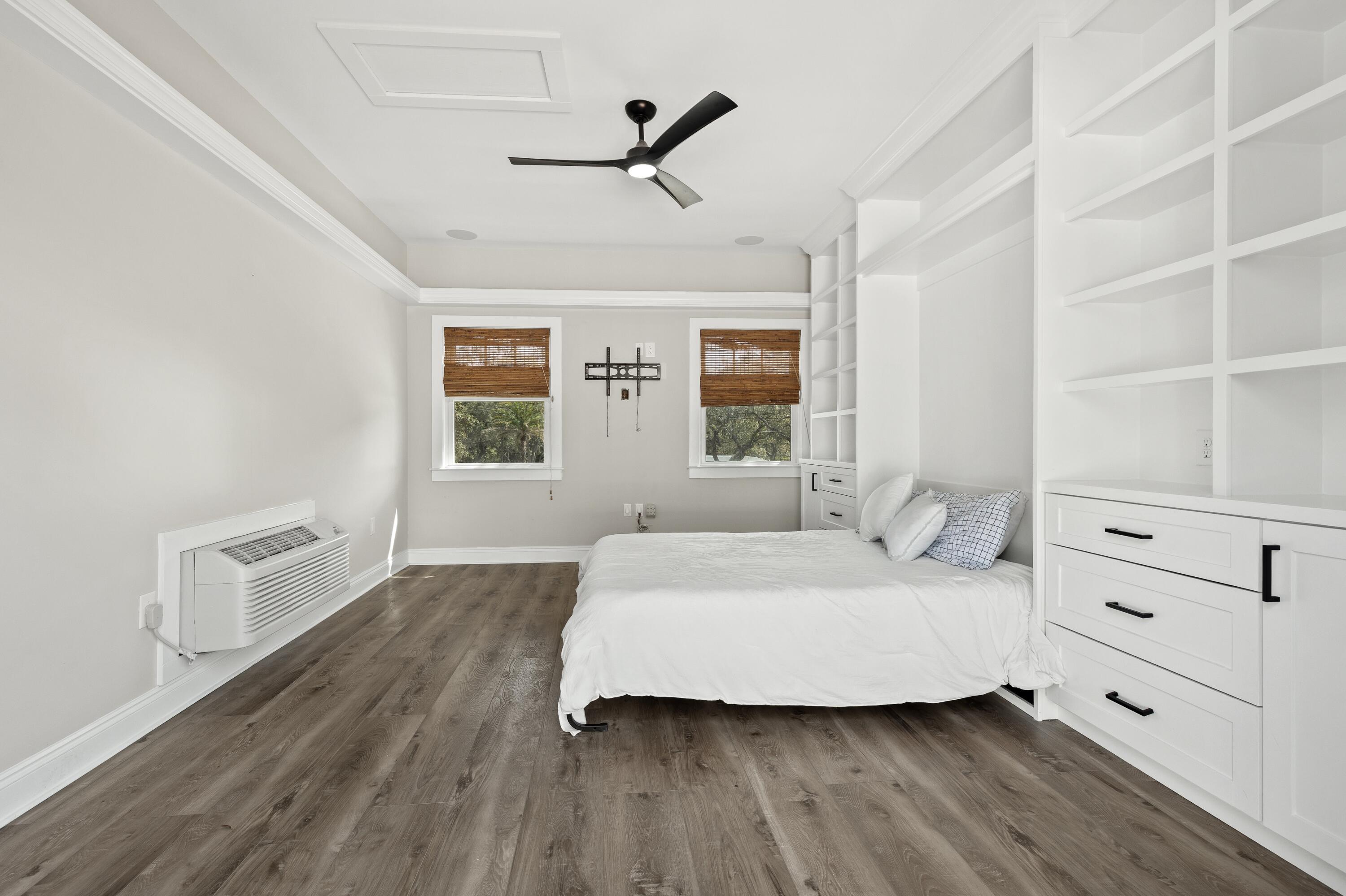 TURQUOISE BEACH 2ND ADDN - Residential