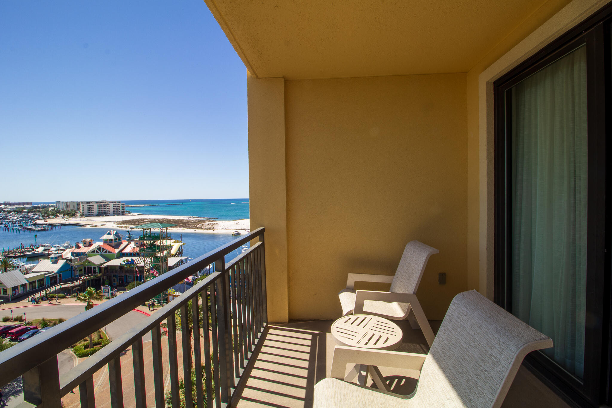 EMERALD GRANDE - Residential