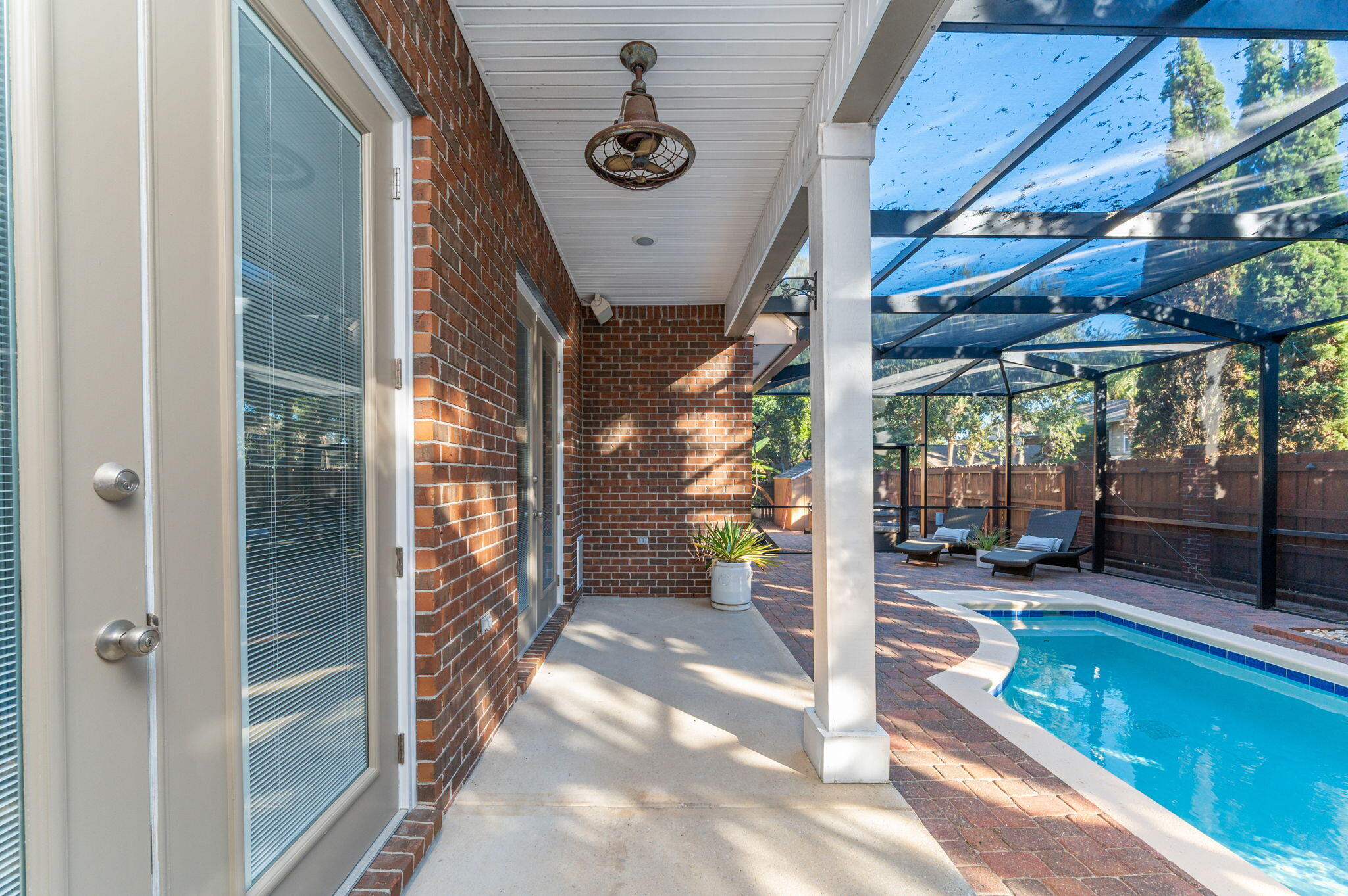 PLANTATION OAKS OF MARY ESTHER S/D - Residential