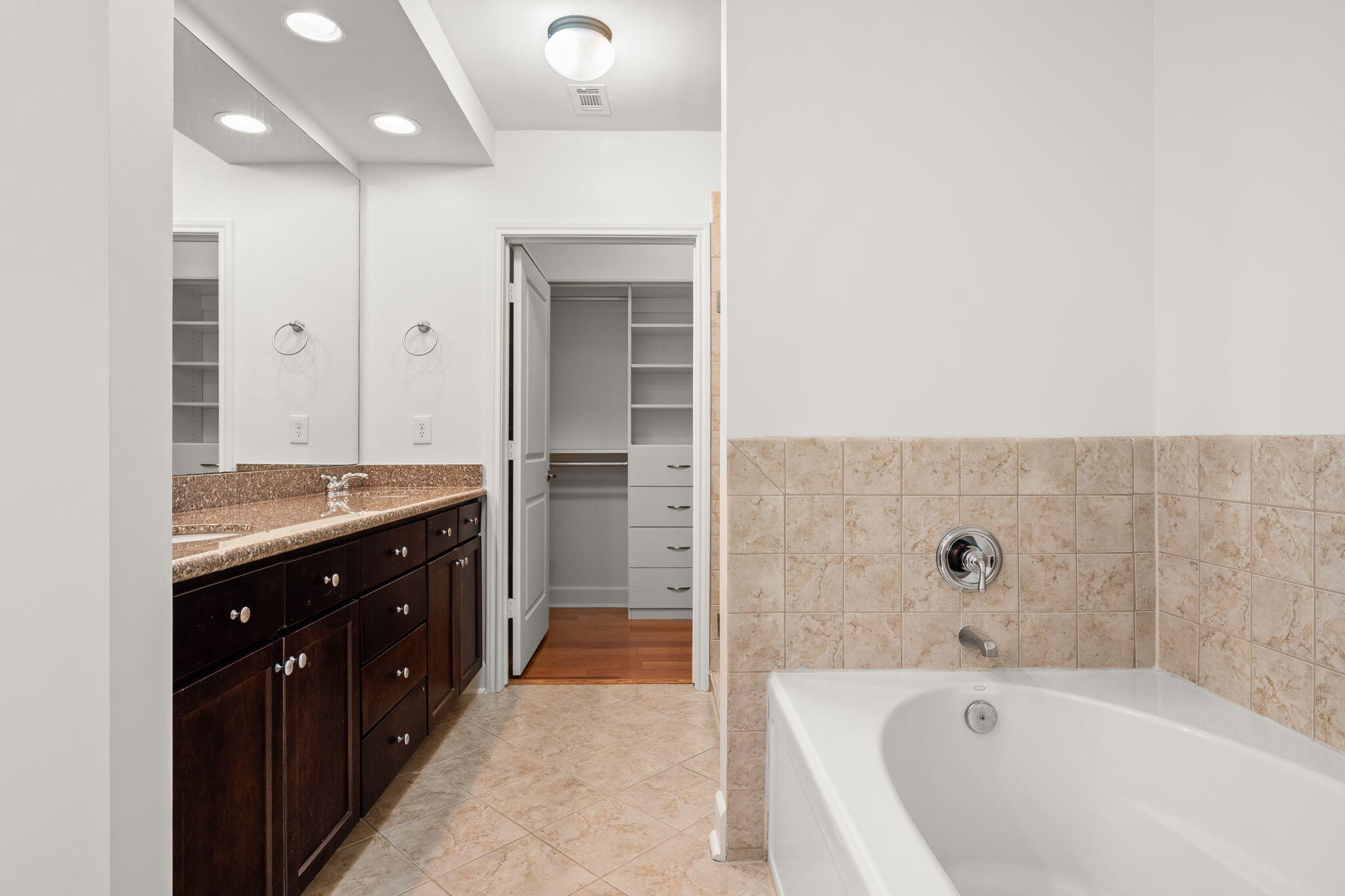 ISLAND RESERVE - Residential