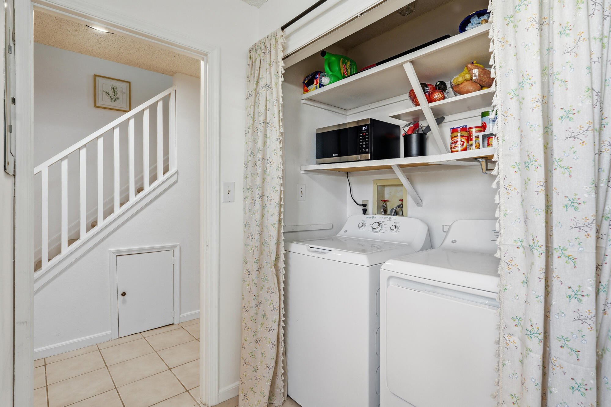 TWIN OAKS - Residential