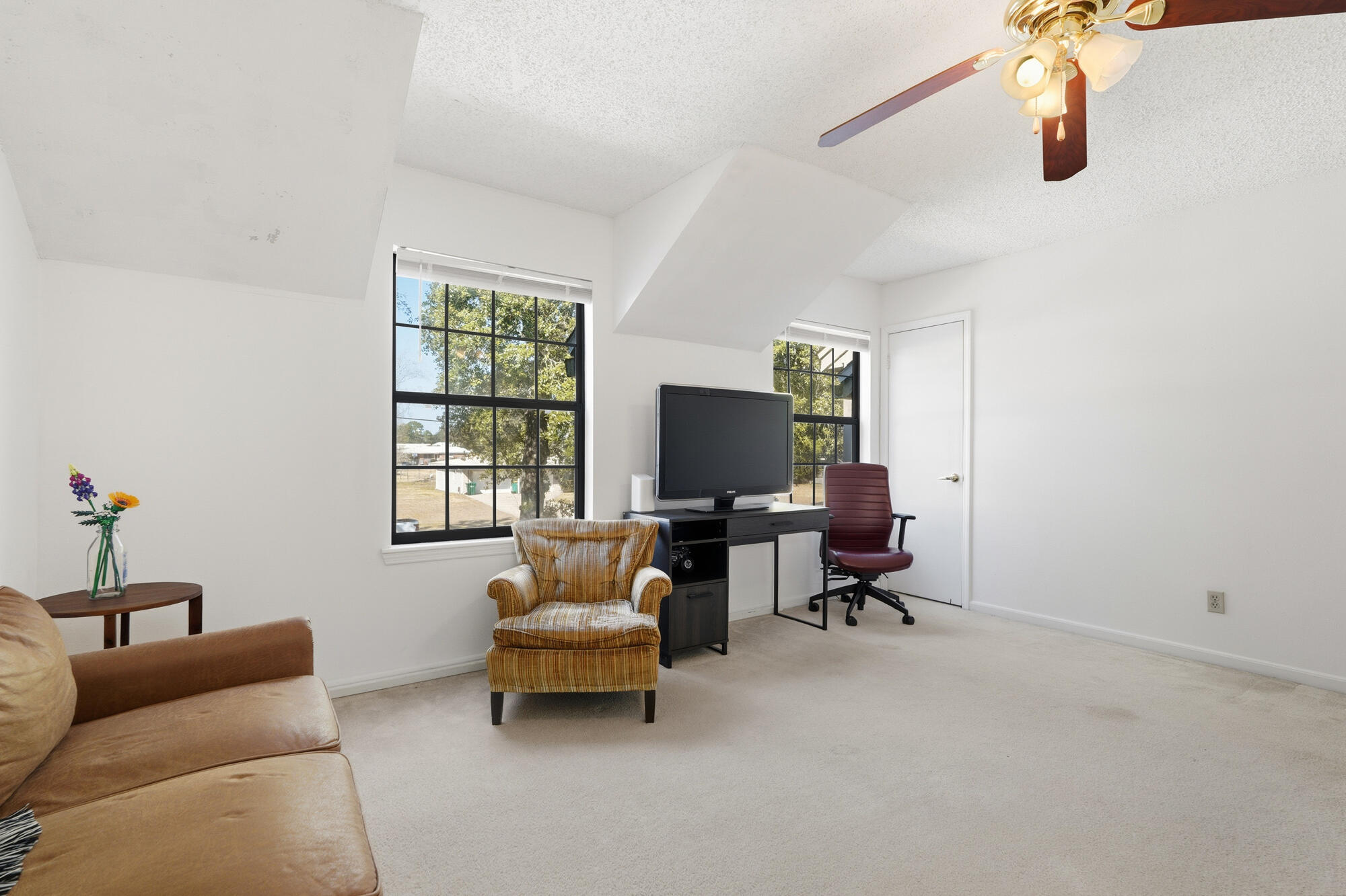 TWIN OAKS - Residential