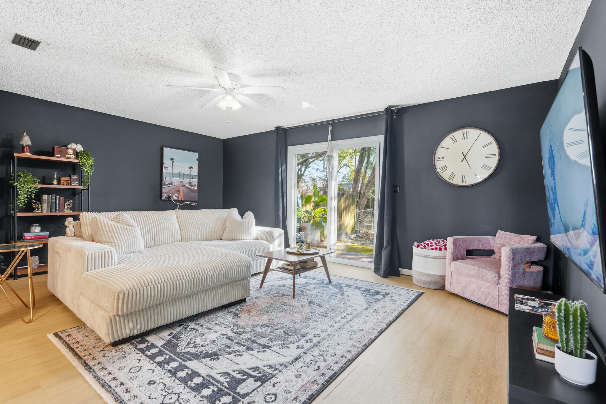 TWIN OAKS - Residential