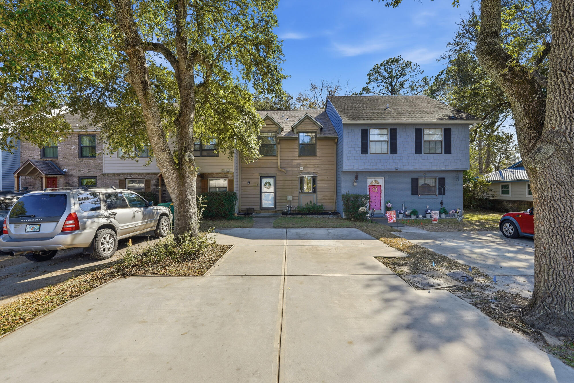 TWIN OAKS - Residential