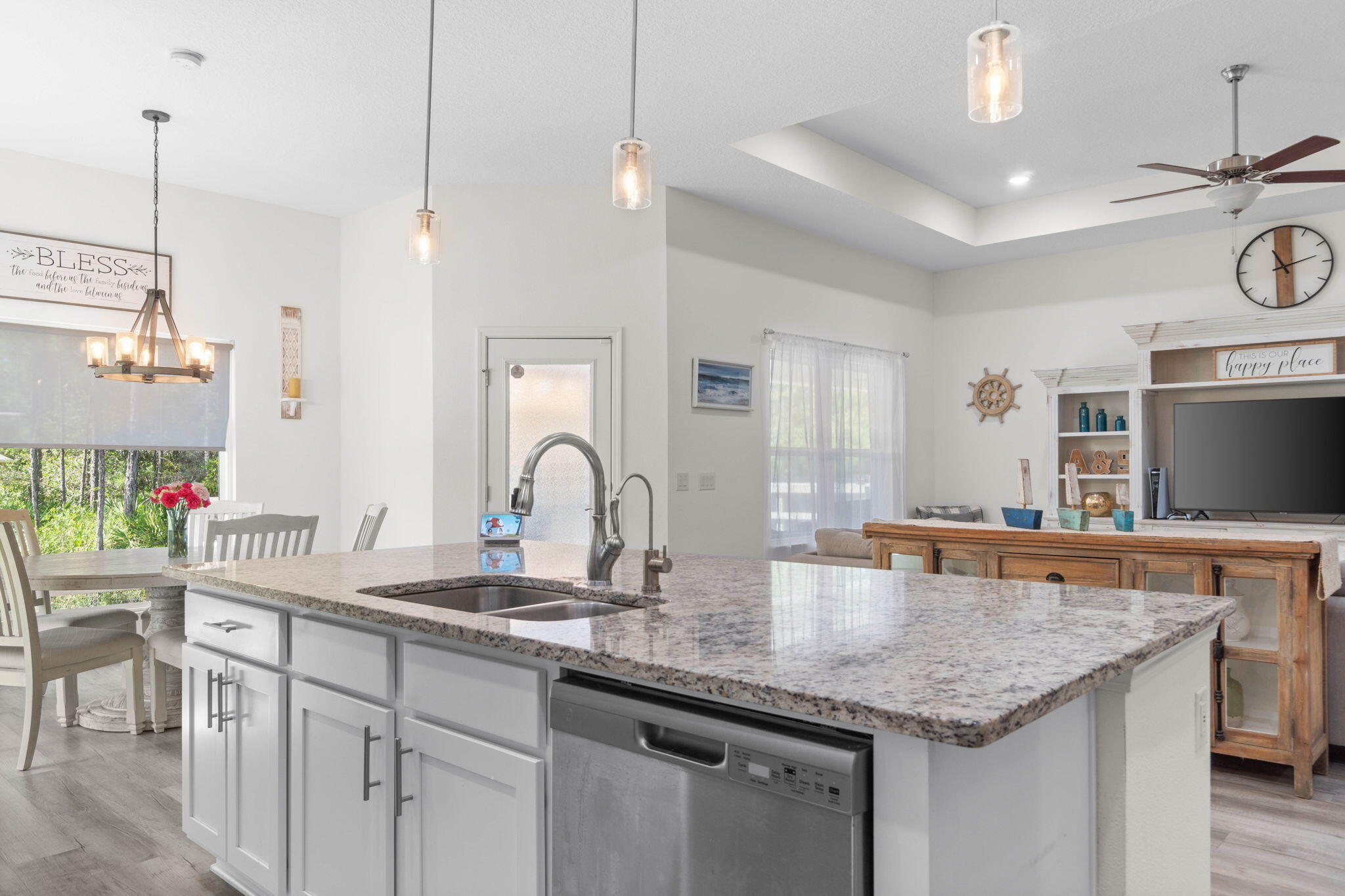 HOLLEY BY THE SEA - Residential