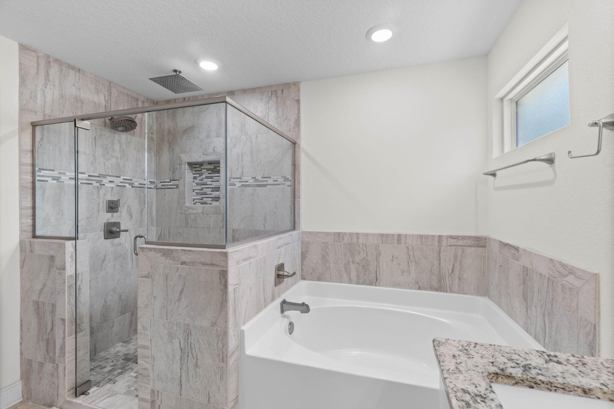 HOLLEY BY THE SEA - Residential