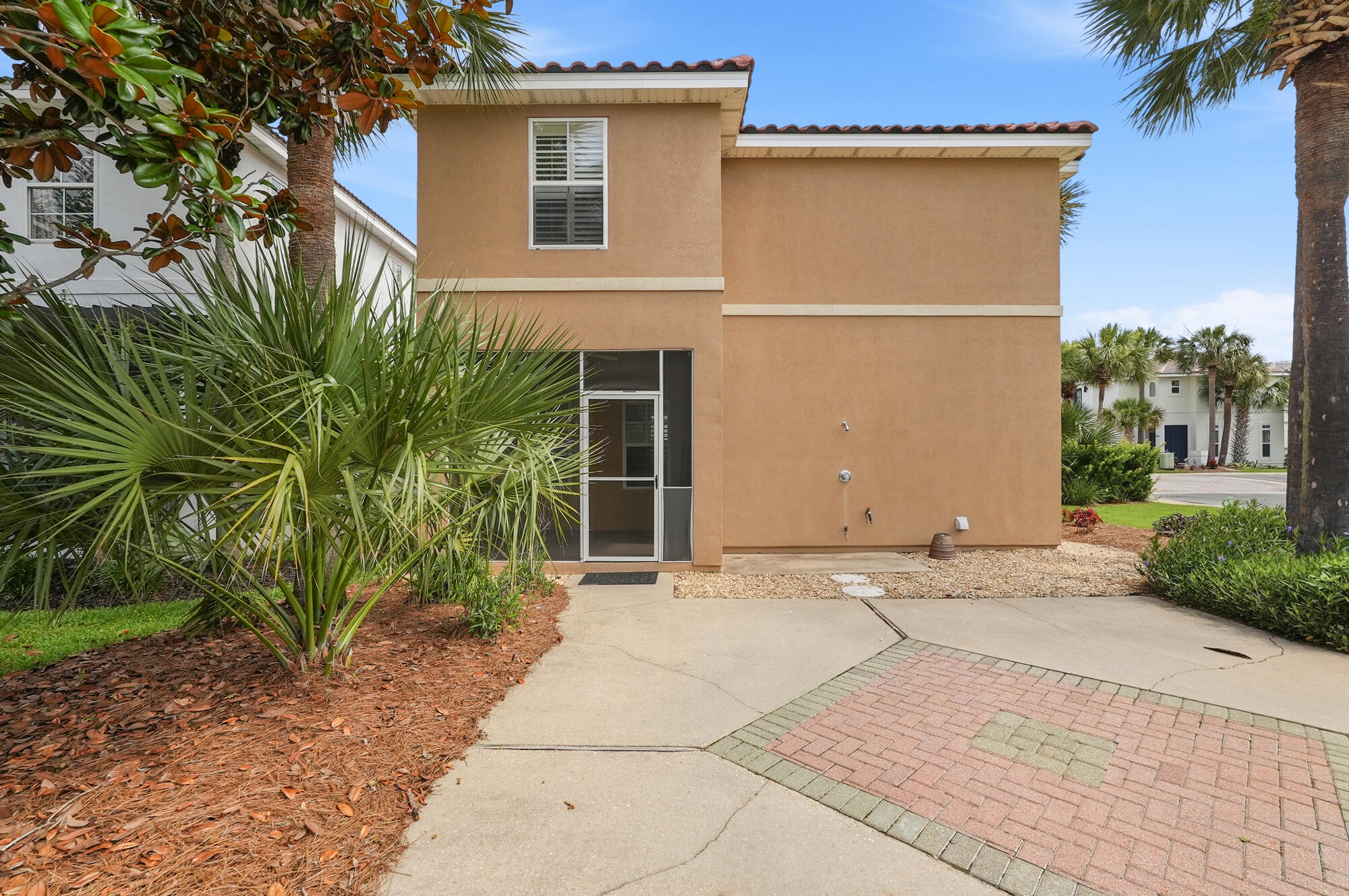 4790 W Trovare