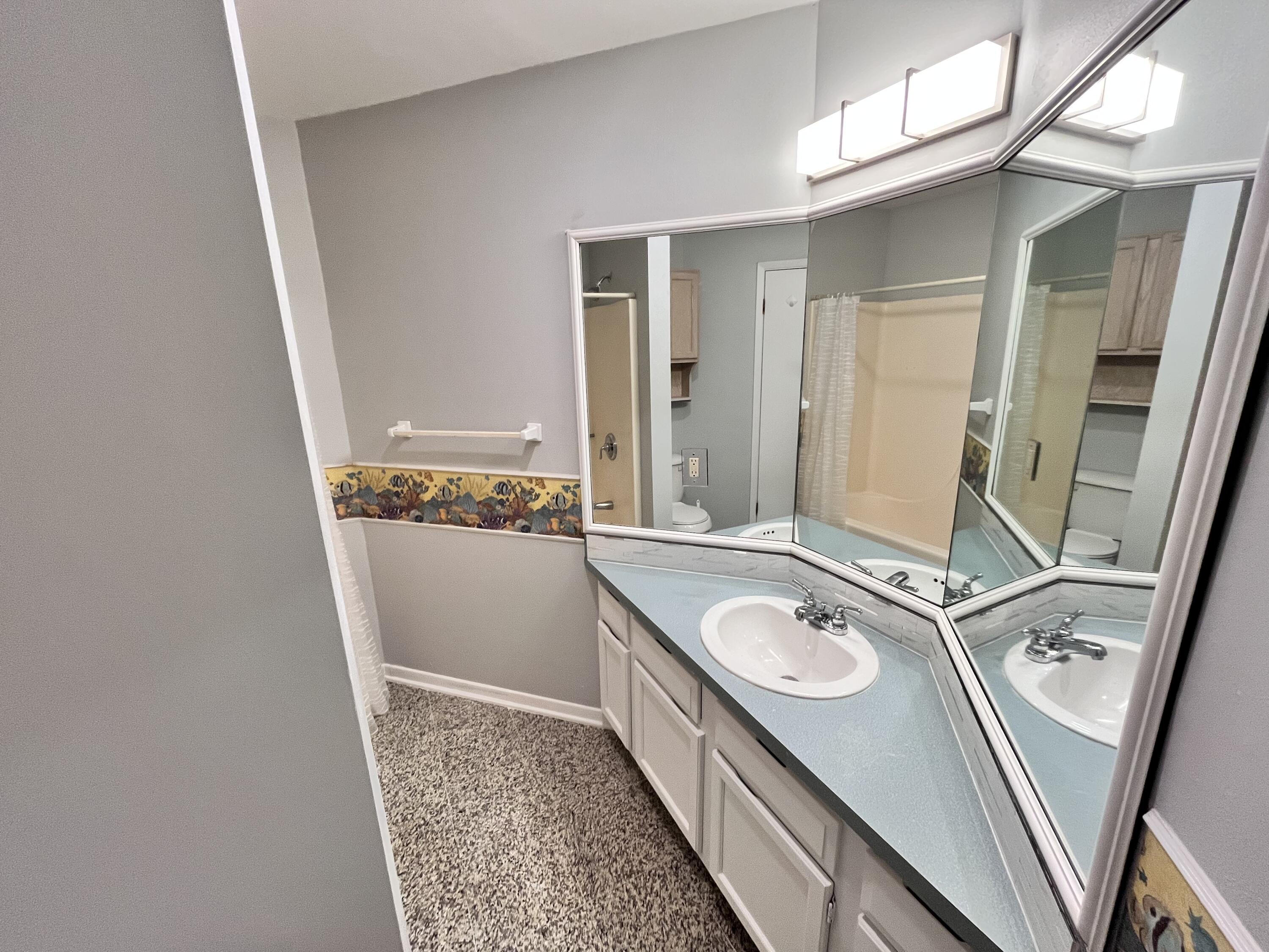 GARDEN OAKS CONDO - Residential Lease