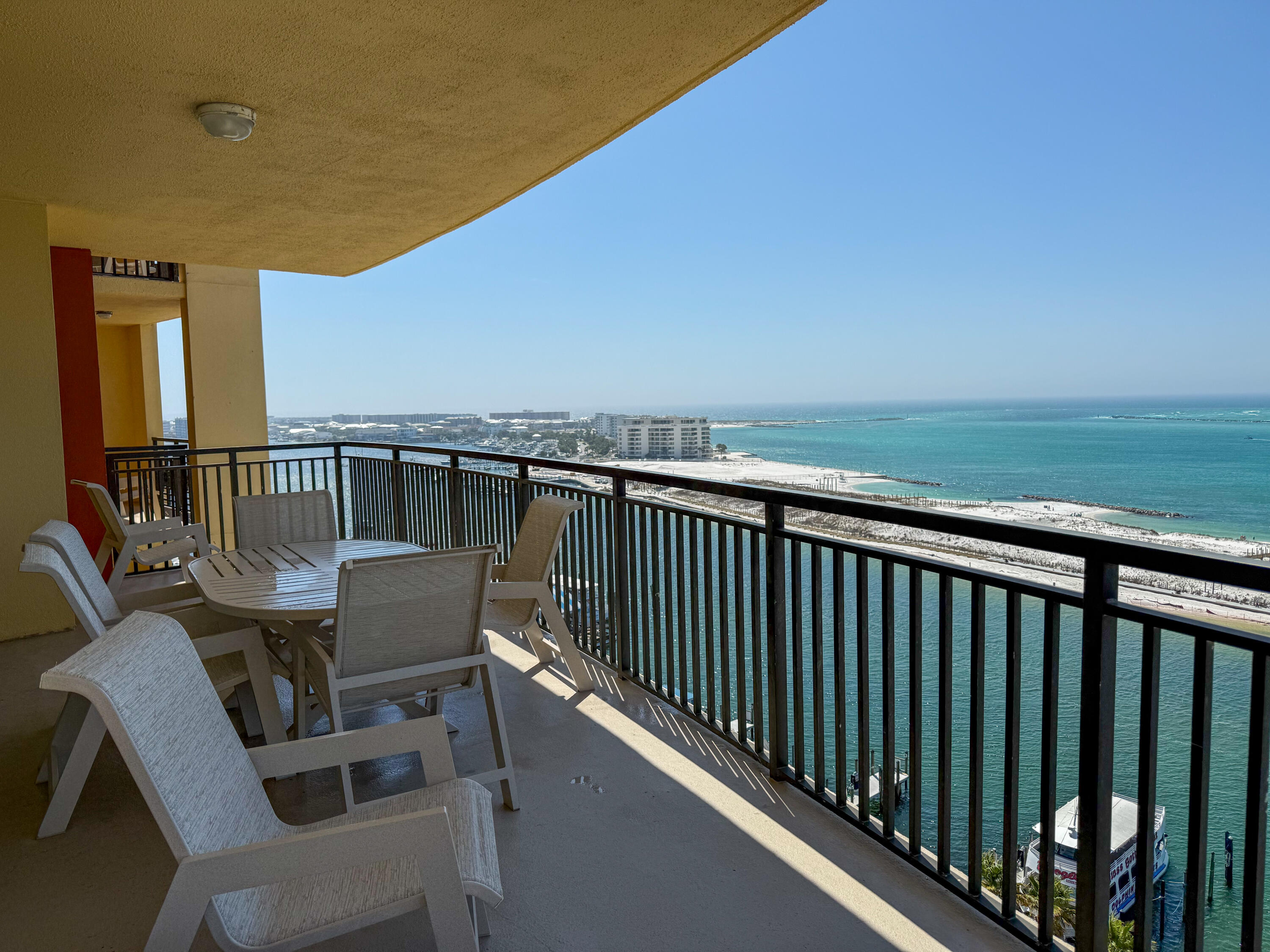 EMERALD GRANDE - Residential