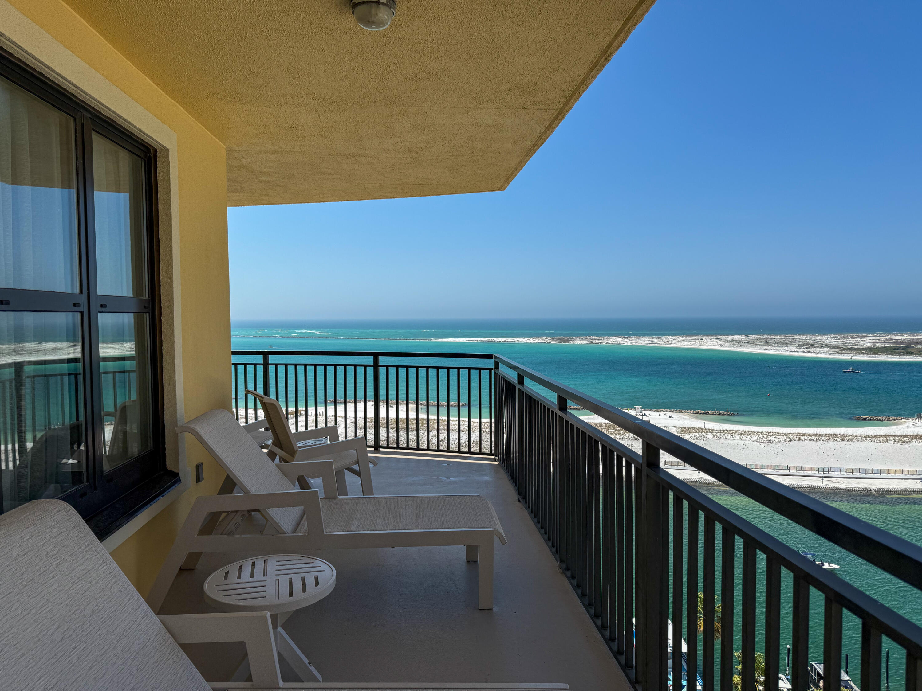 EMERALD GRANDE - Residential