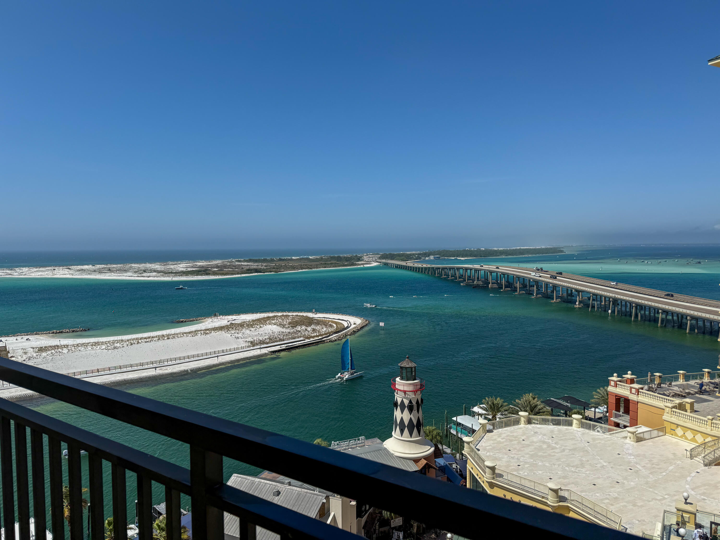 EMERALD GRANDE - Residential