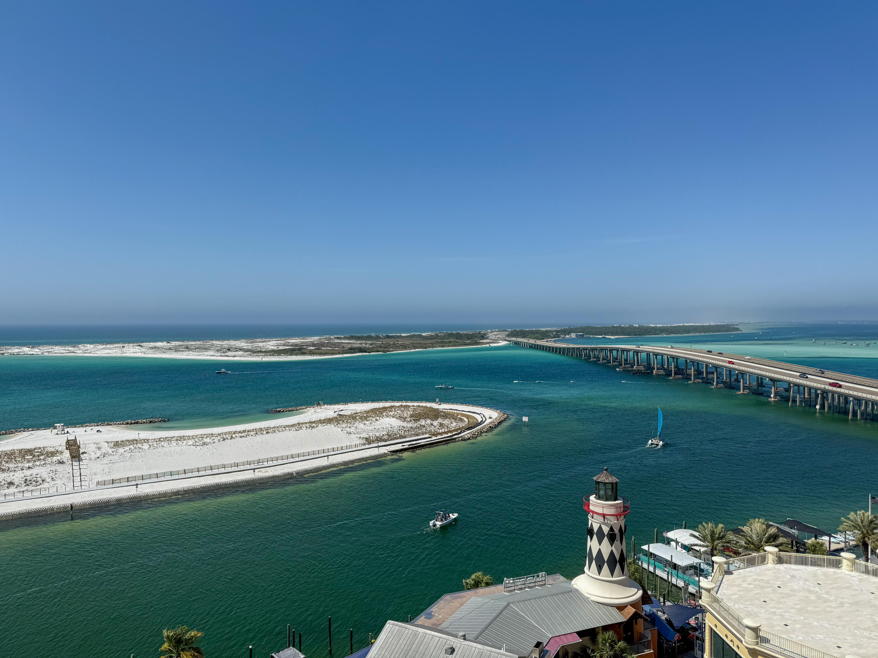 EMERALD GRANDE - Residential