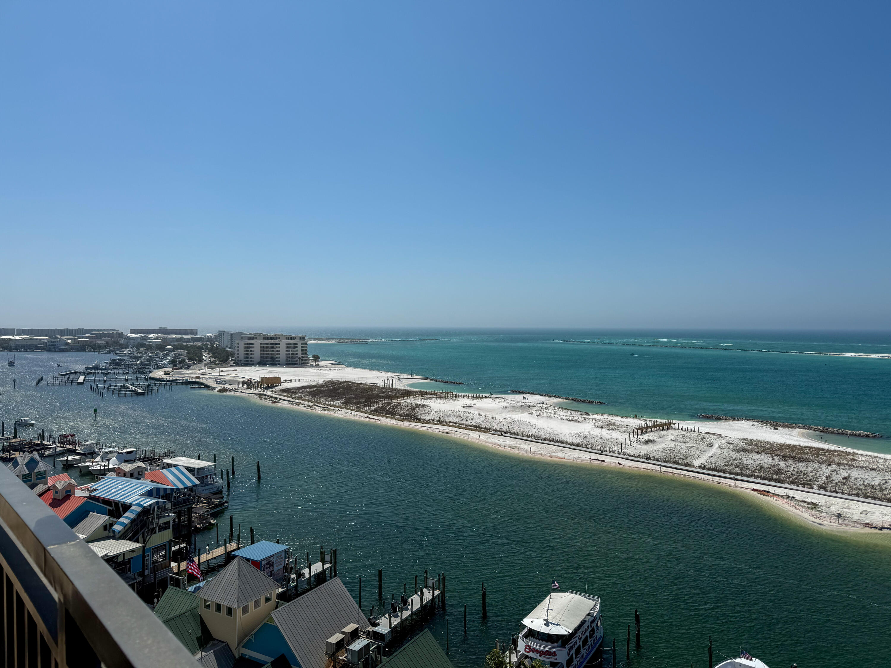 EMERALD GRANDE - Residential