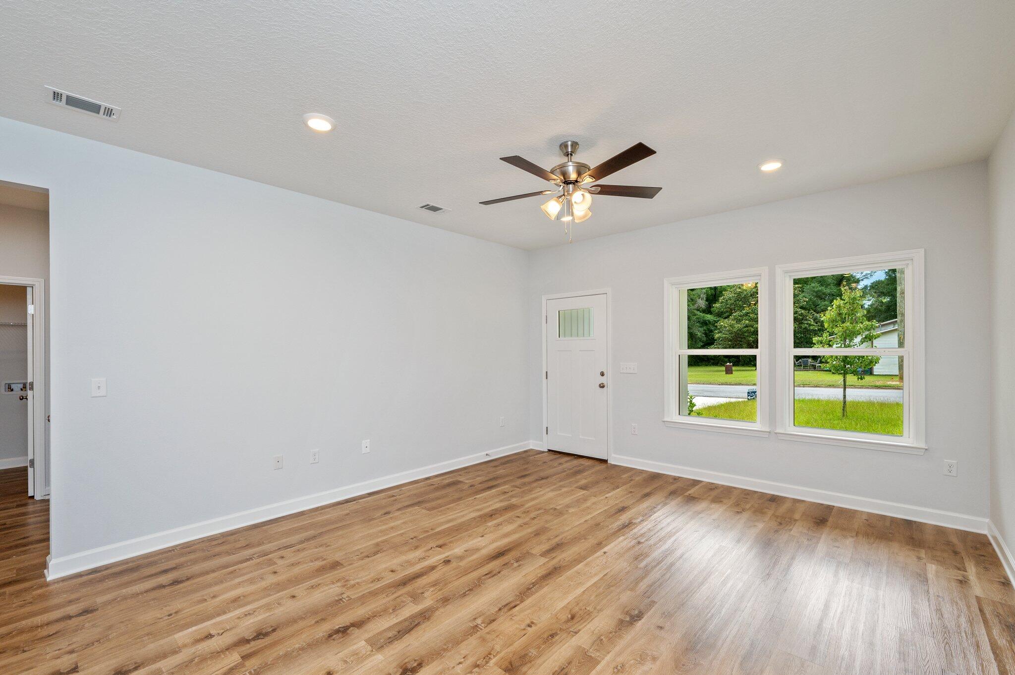 MORRIS ADDN TO CRESTVIEW - Residential