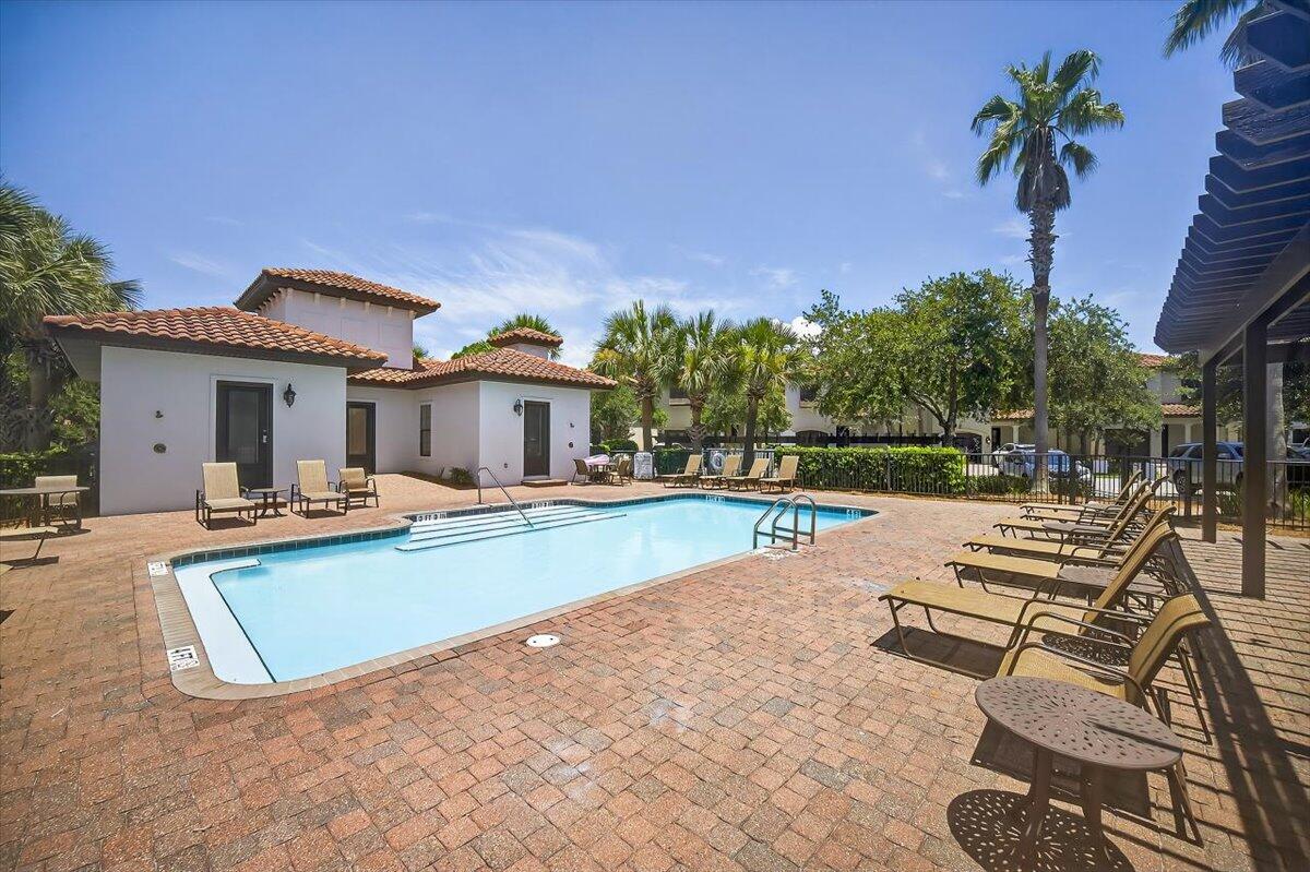 VILLA LAGO - Residential