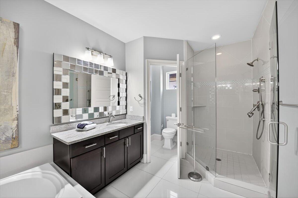 VILLA LAGO - Residential