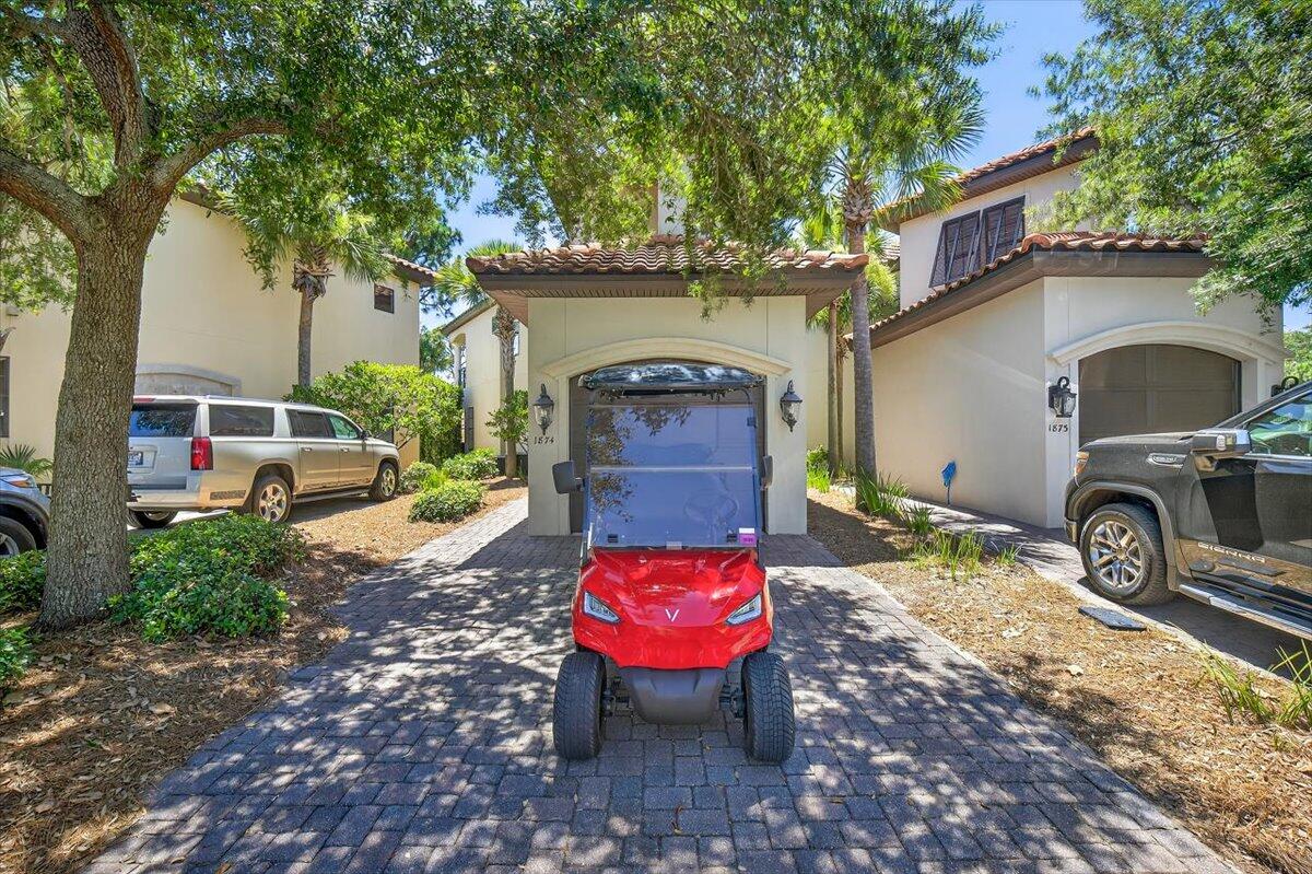 VILLA LAGO - Residential