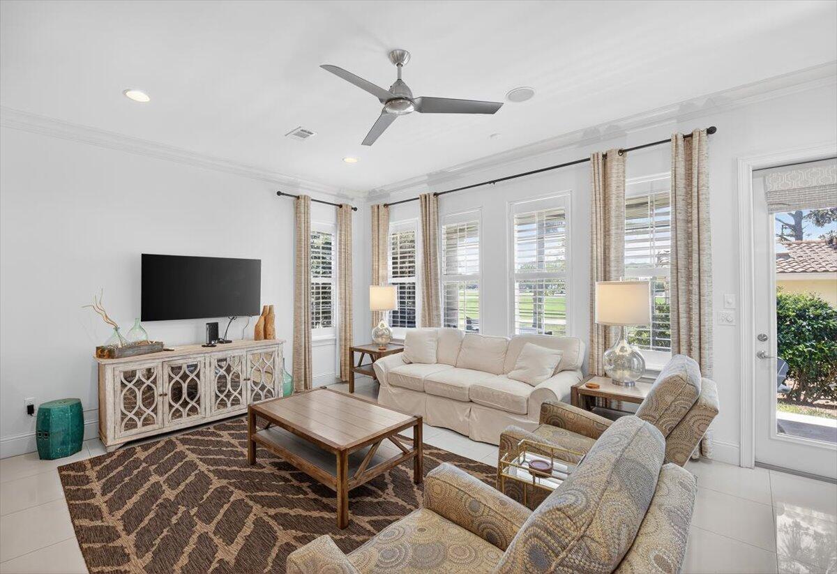 VILLA LAGO - Residential