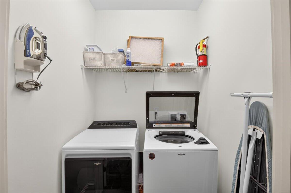 VILLA LAGO - Residential