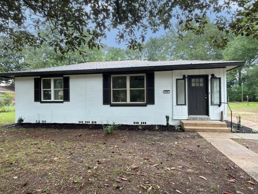 215 E 3RD AVE, CRESTVIEW, FL 32536 - Image a195690dfbfbbf800f6bd407a5c773fa/819978881