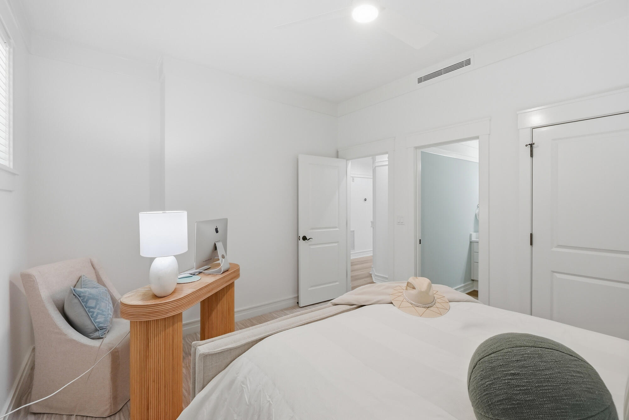 WILD HERON LAKESIDE LODGE - Residential