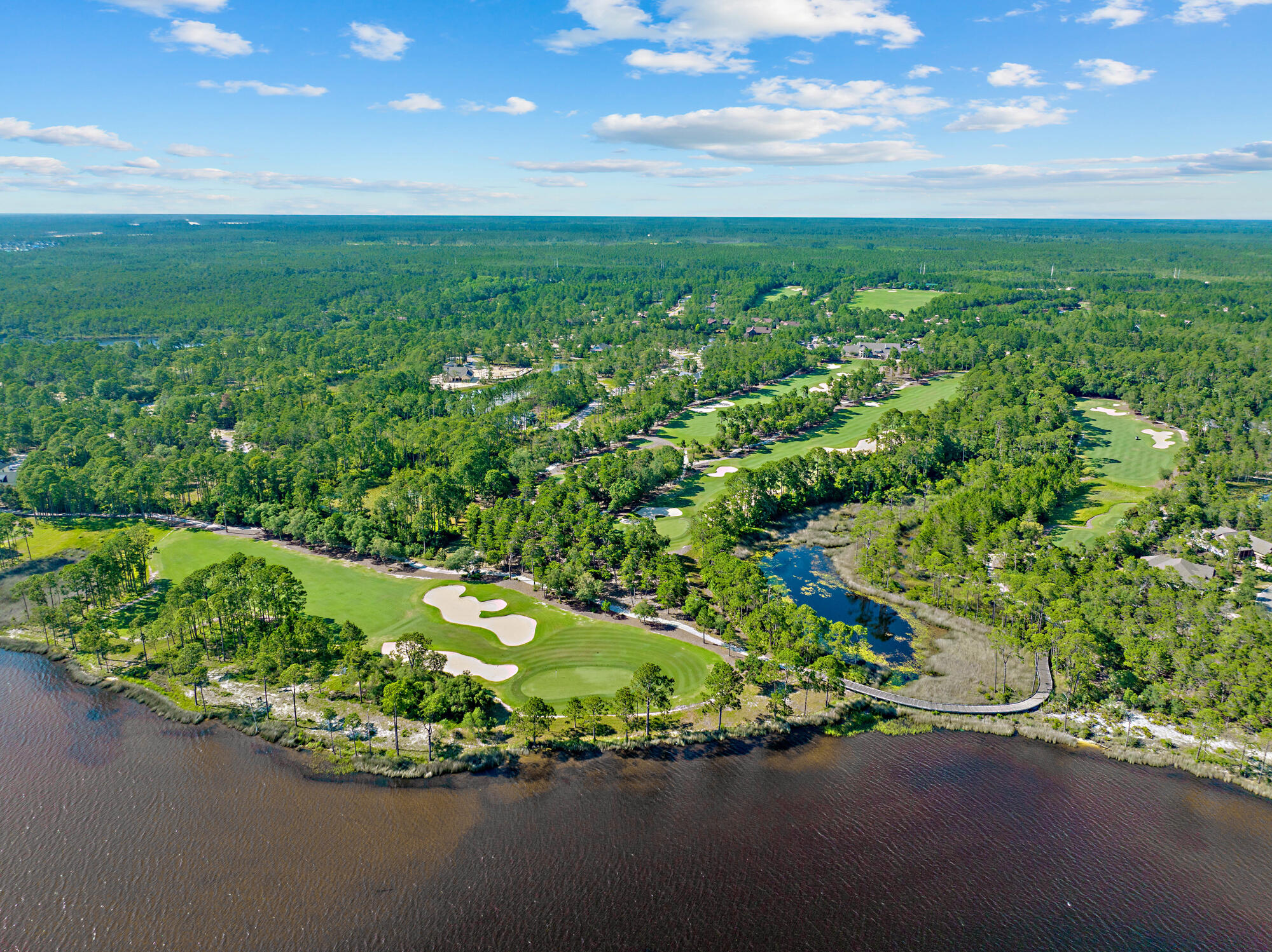 WILD HERON LAKESIDE LODGE - Residential