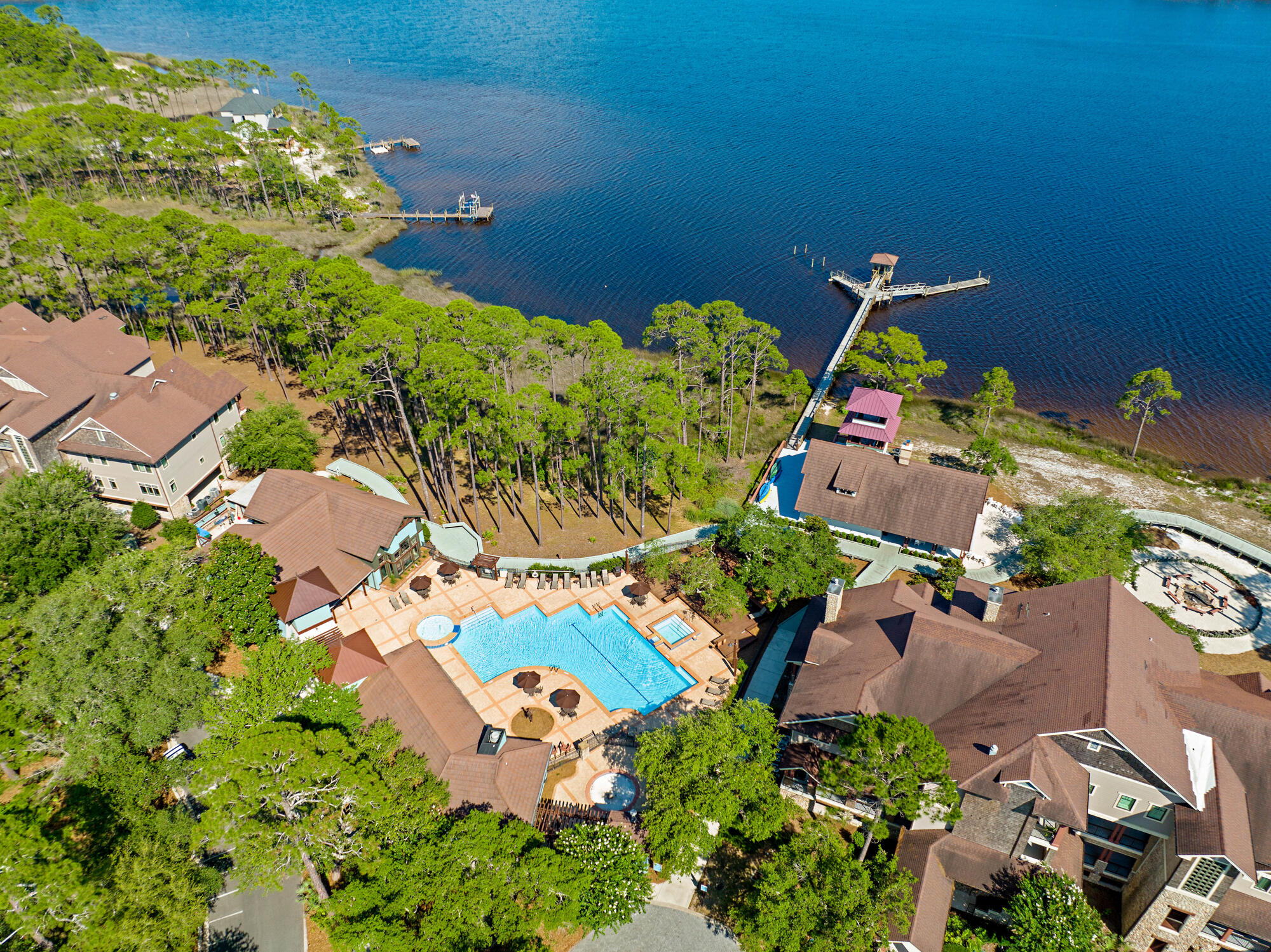 WILD HERON LAKESIDE LODGE - Residential