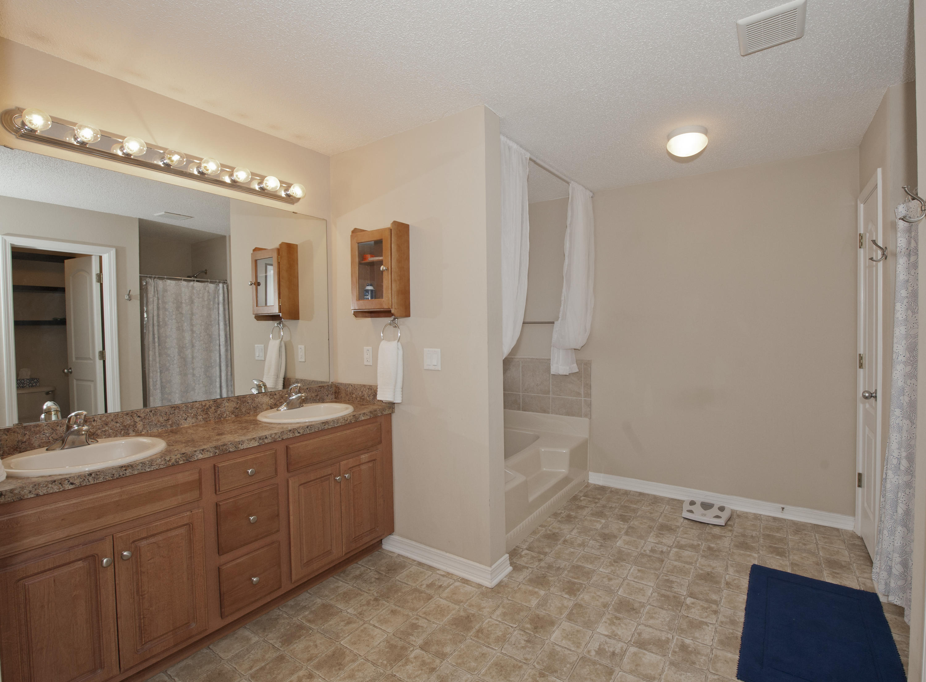 SKY RIDGE ESTATES 1ST ADD - Residential