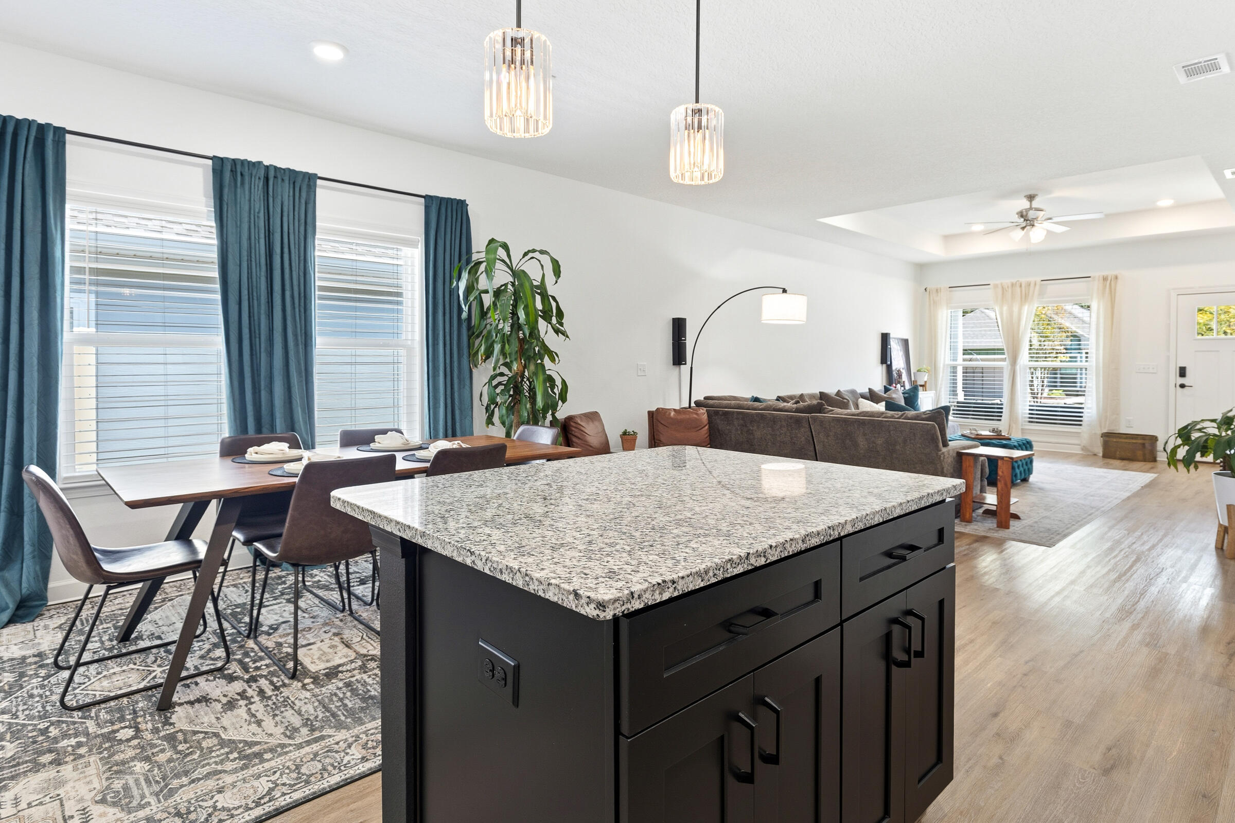 LAGRANGE LANDING - Residential