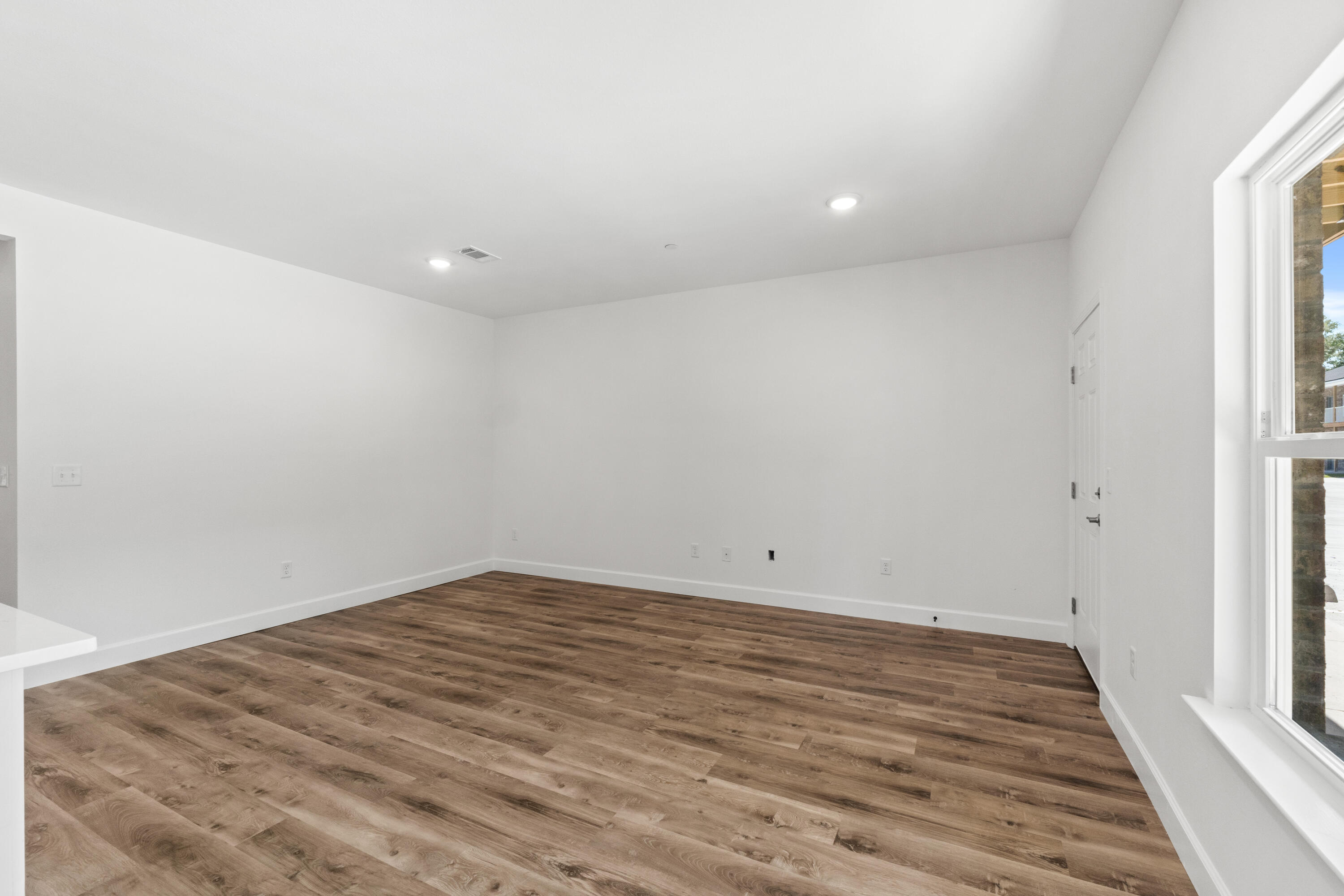 BARROW APARTMENTS - Residential Lease