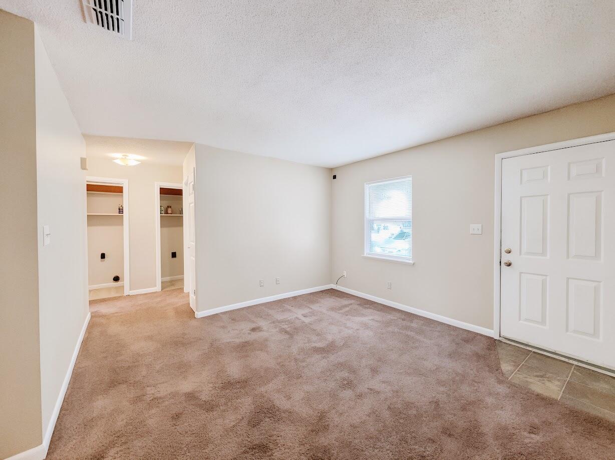 SQUIRREL HAVEN UNREC - Residential Lease