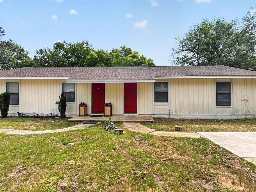 This delightful 2-bedroom apartment offers a harmonious blend of comfort and convenience. Step inside to discover an inviting open-plan living area that seamlessly flows, perfect for both relaxation and entertaining. The full bathroom is thoughtfully designed to cater to your daily needs with style and functionality. The apartment's location offers easy access to local amenities, and just a few miles to Hurlburt Field Base. Owner will allow small pet up to 25lbs allowed with a non-refundable pet fee and approved pet application. All Coastal Realty Services residents are enrolled in the Resident Benefits Package (RBP) which includes renters insurance, HVAC air filter delivery (for applicable properties) and our best-in-class resident rewards program, and much more!