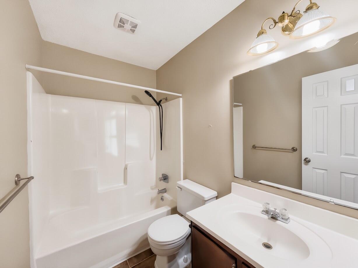 SQUIRREL HAVEN UNREC - Residential Lease