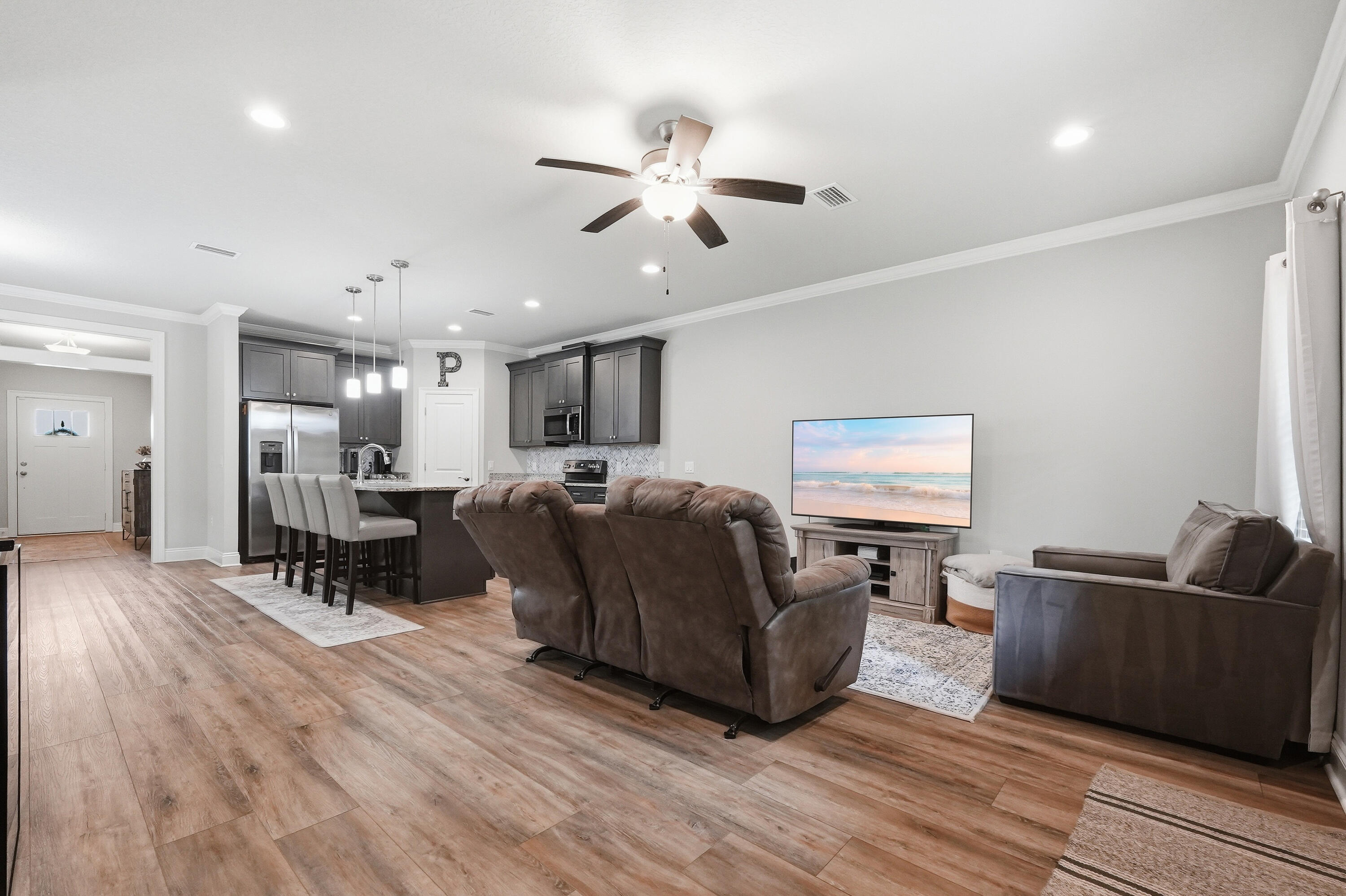 CRESCENT SHORES - Residential
