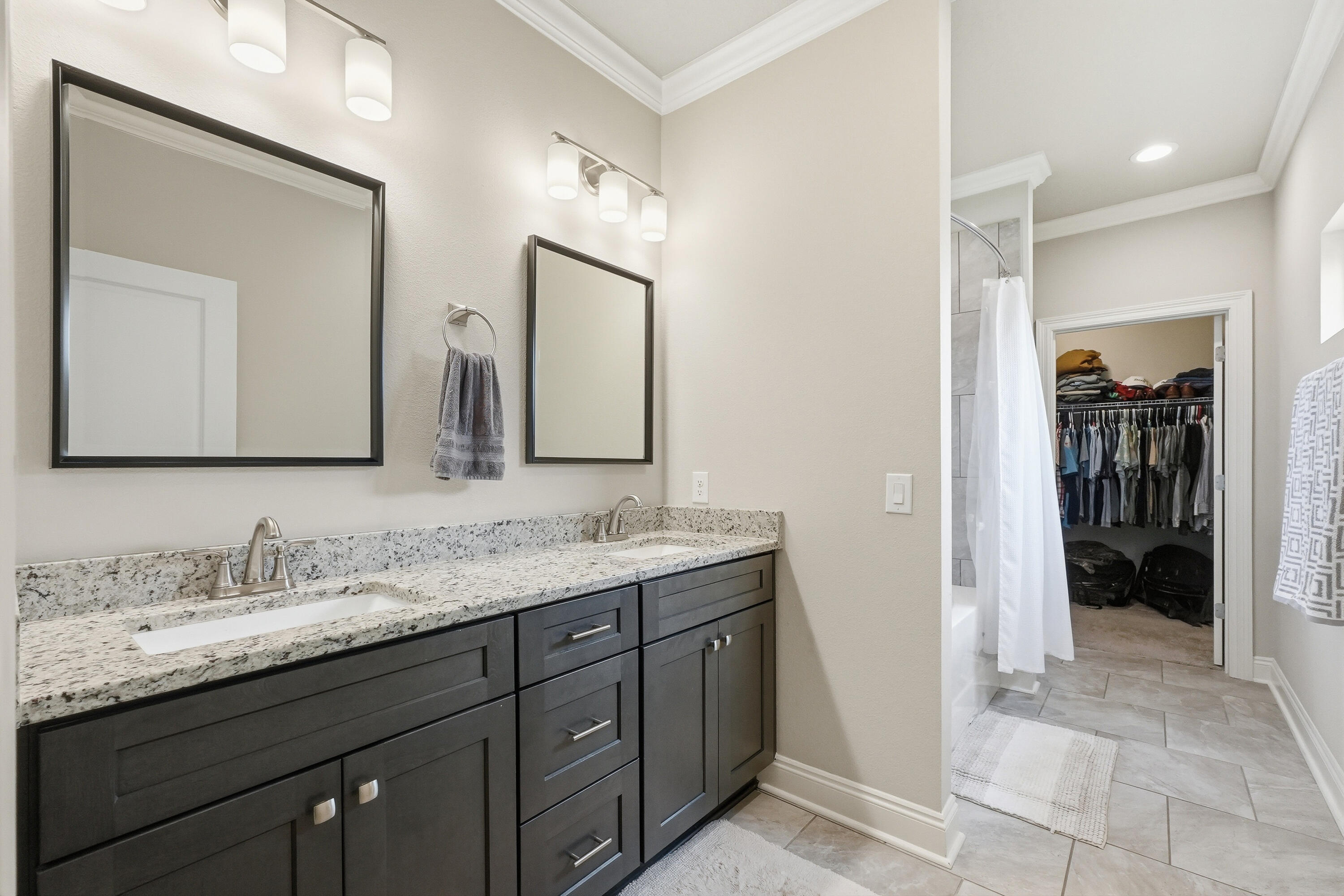 CRESCENT SHORES - Residential