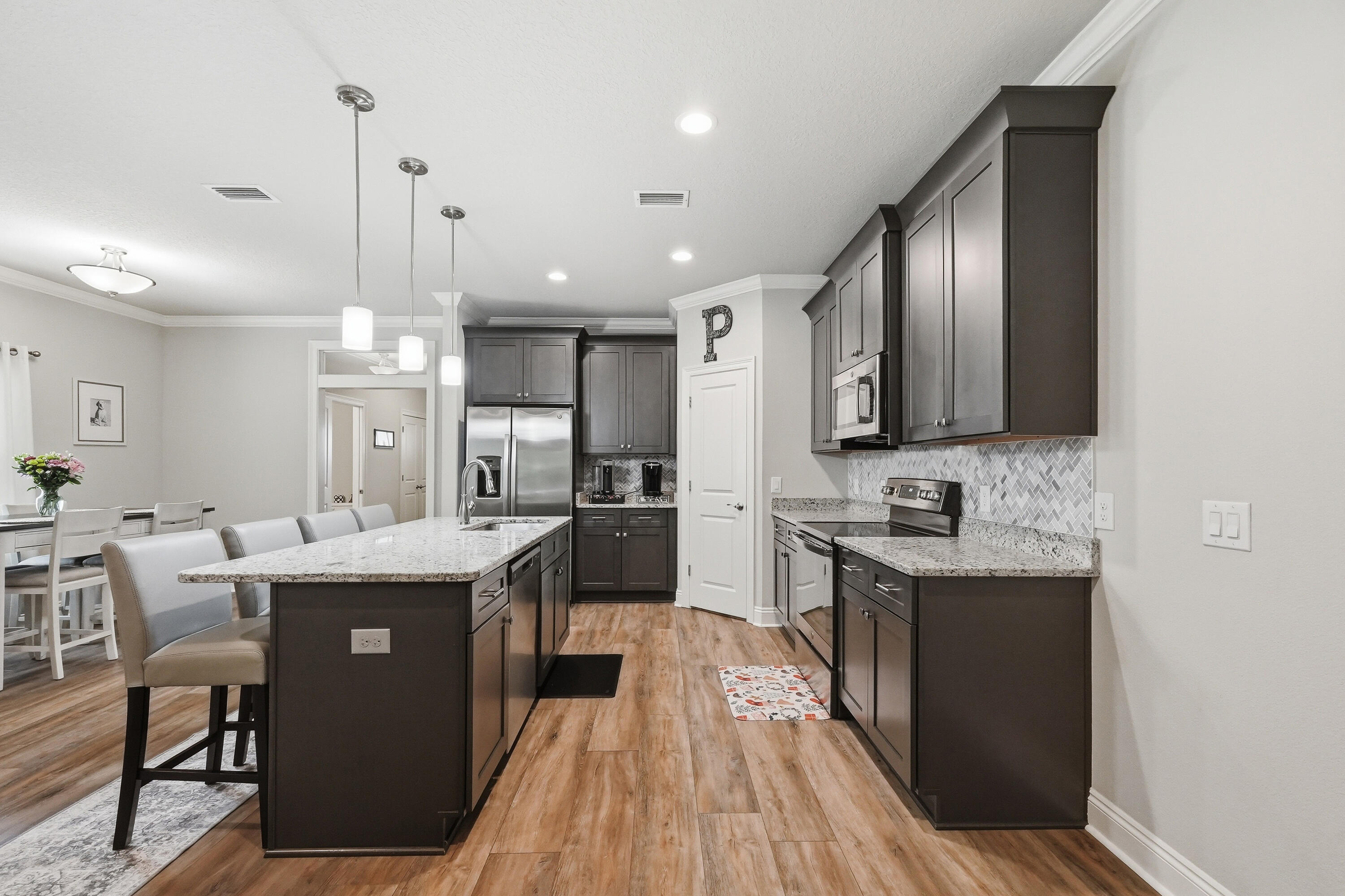 CRESCENT SHORES - Residential