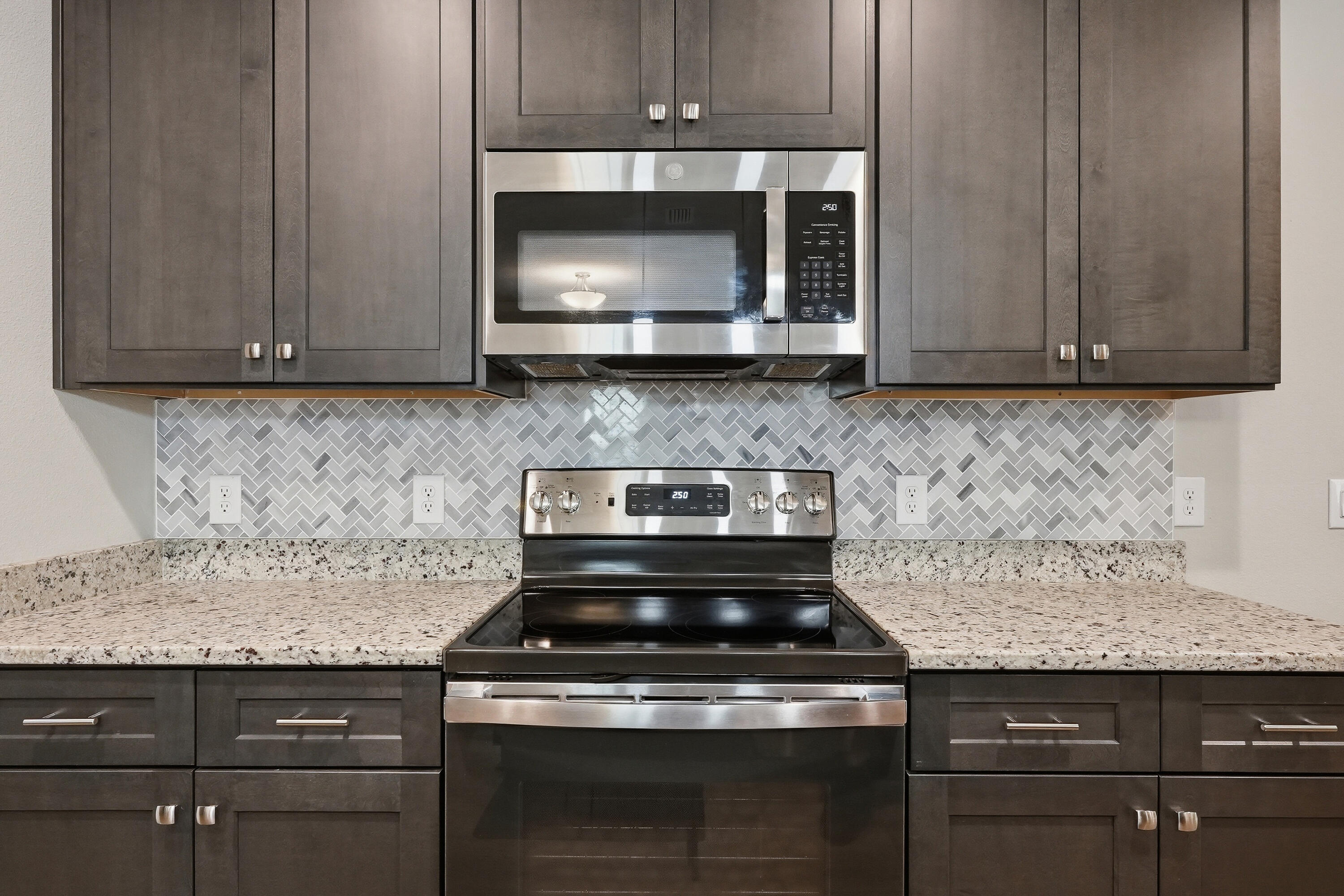 CRESCENT SHORES - Residential
