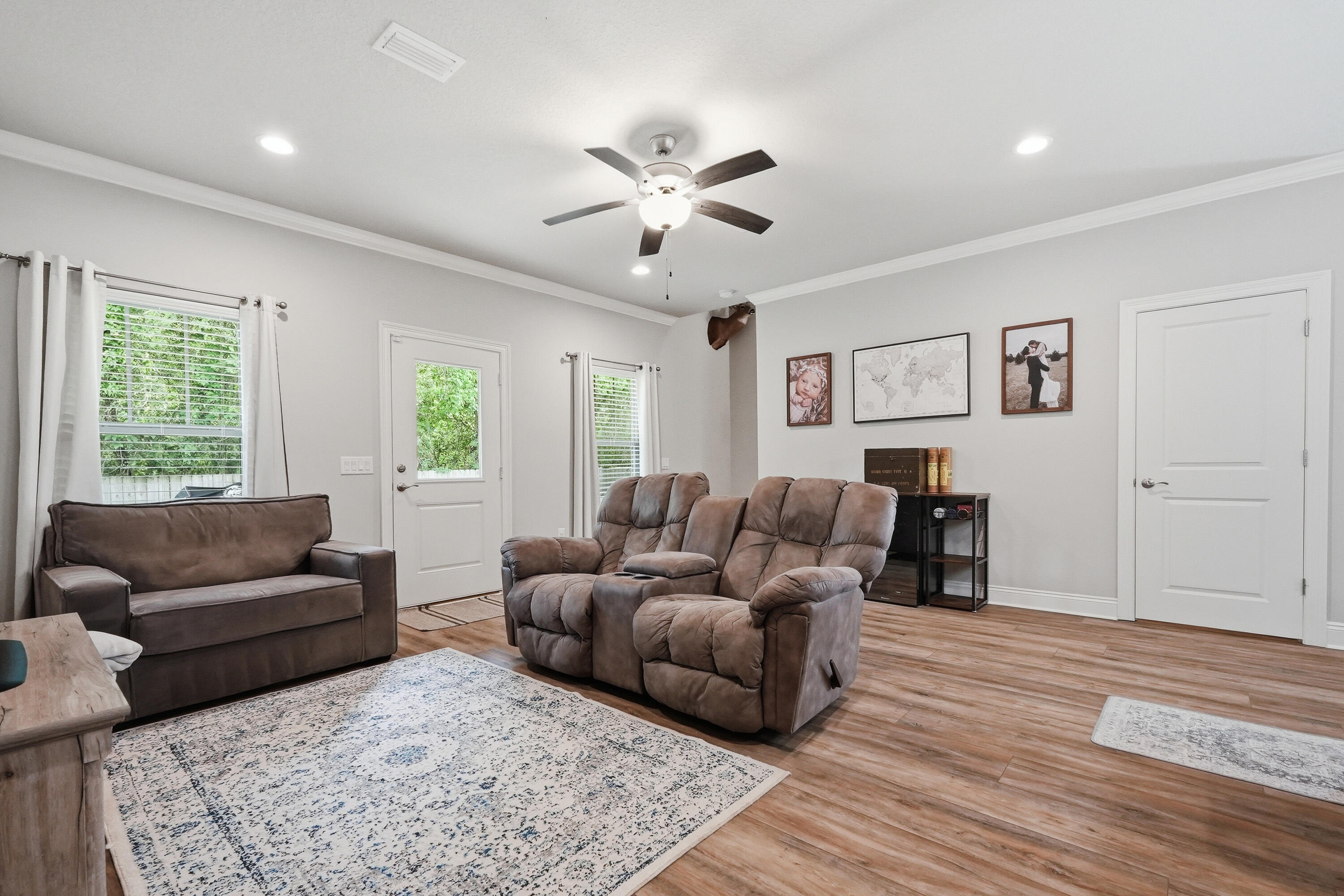 CRESCENT SHORES - Residential