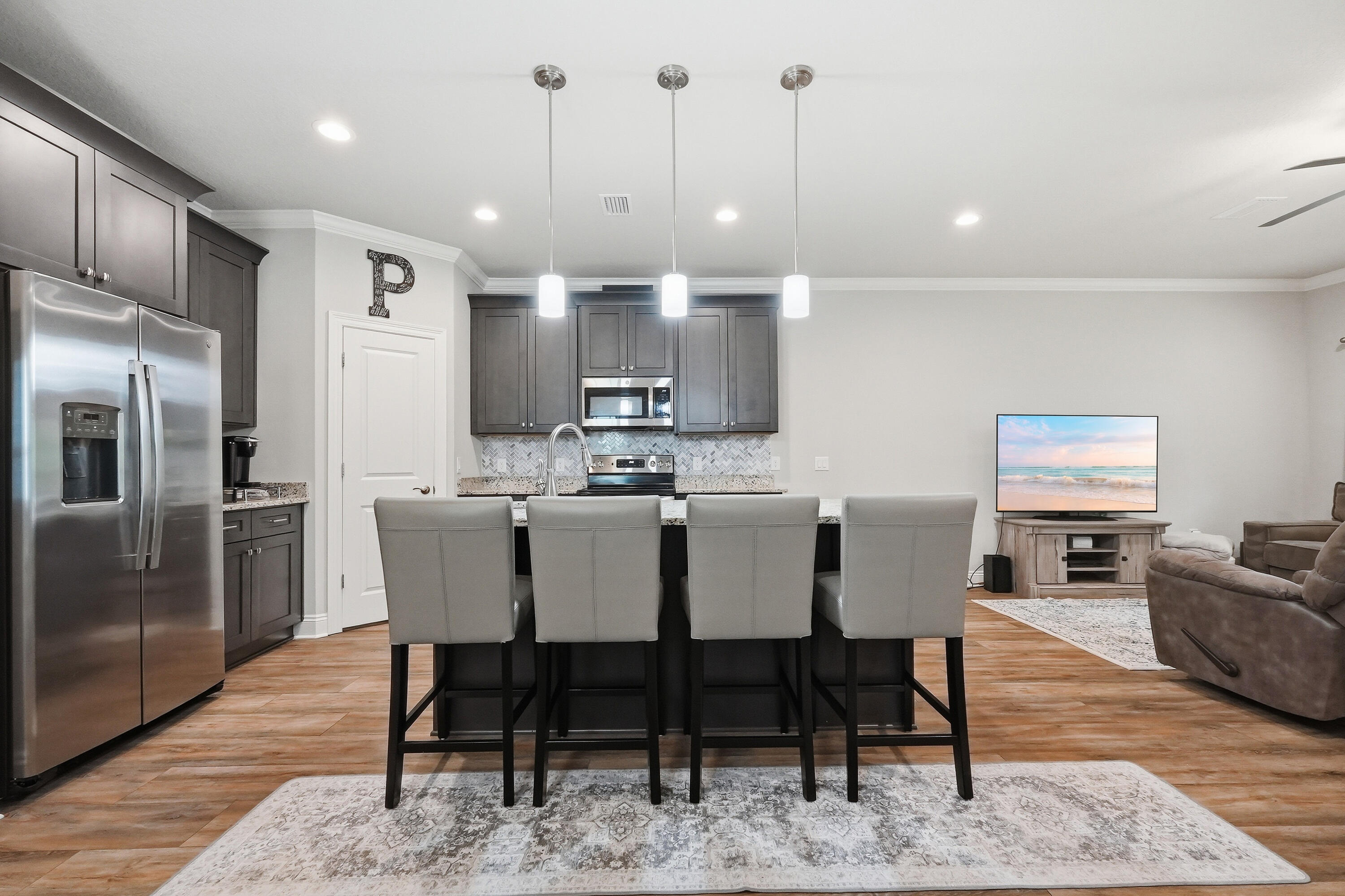 CRESCENT SHORES - Residential