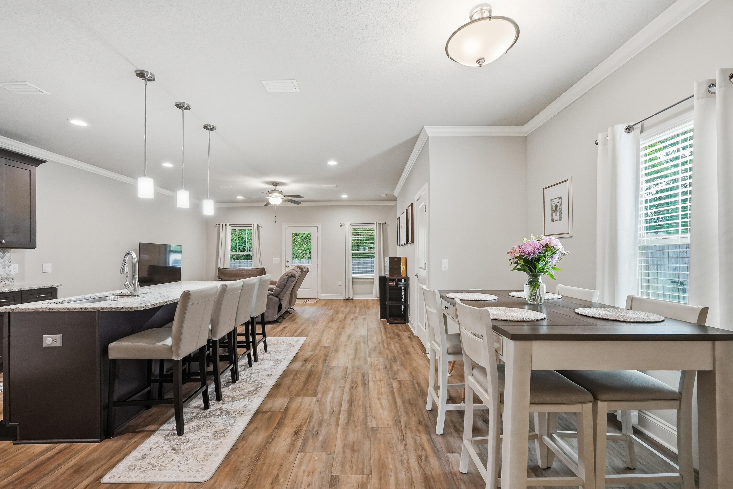 CRESCENT SHORES - Residential