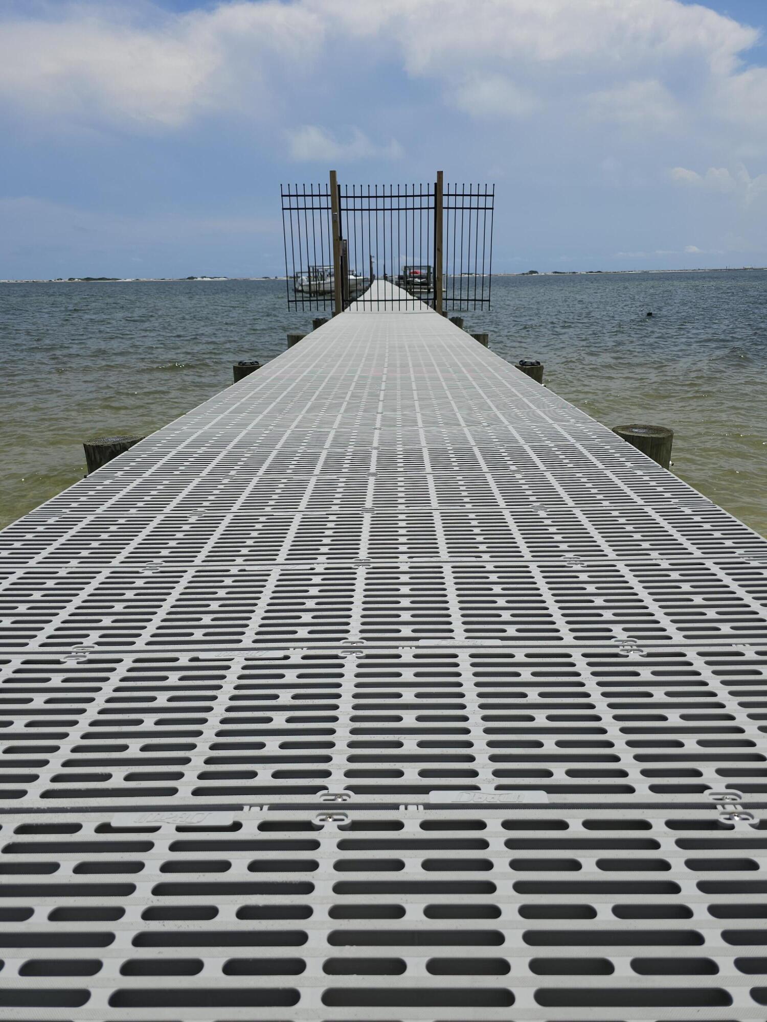 PALMETTO LAKE PRESERVE - Land