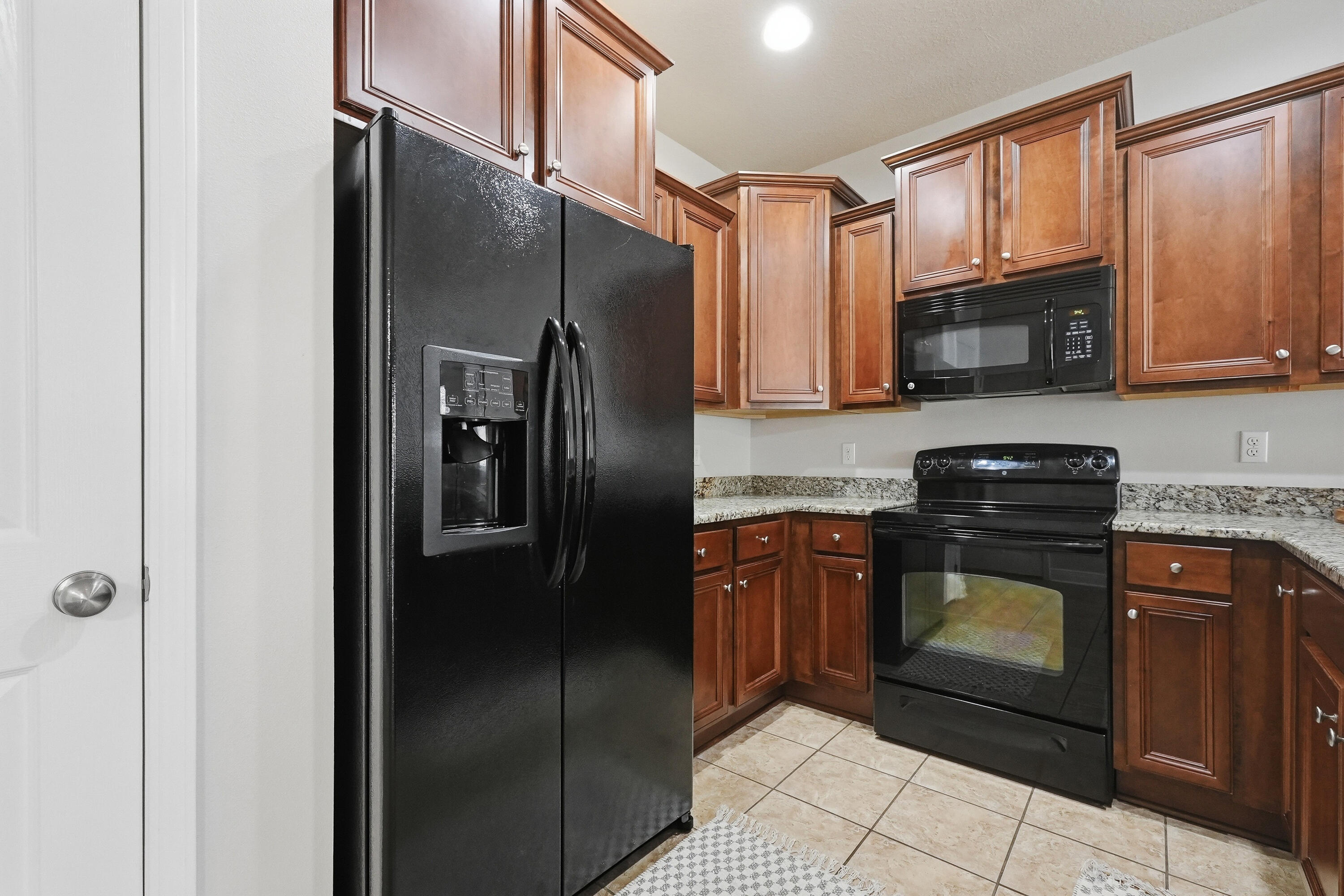 RESERVE POINTE TOWNHOMES - Residential